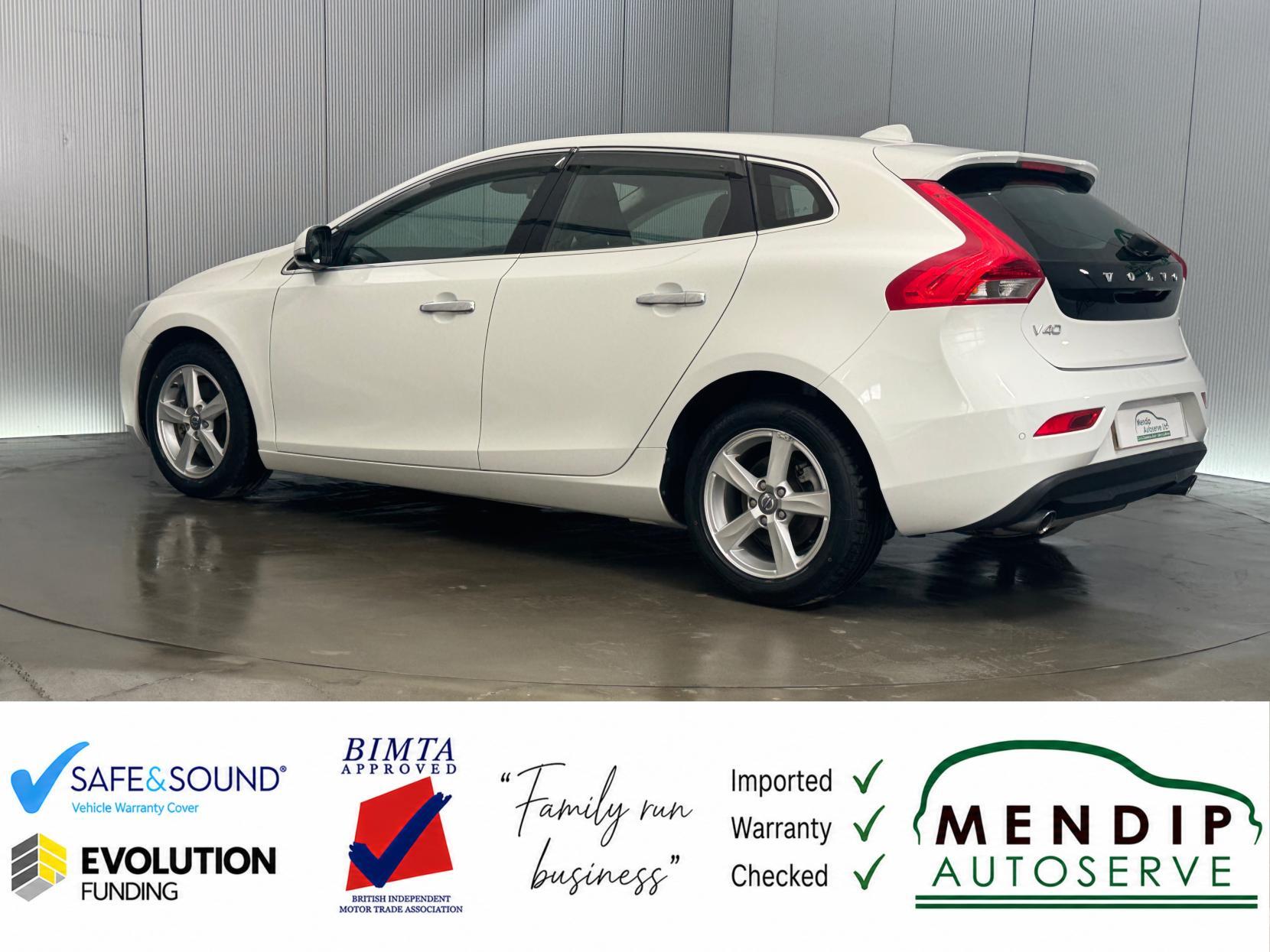 Volvo V40 view 13