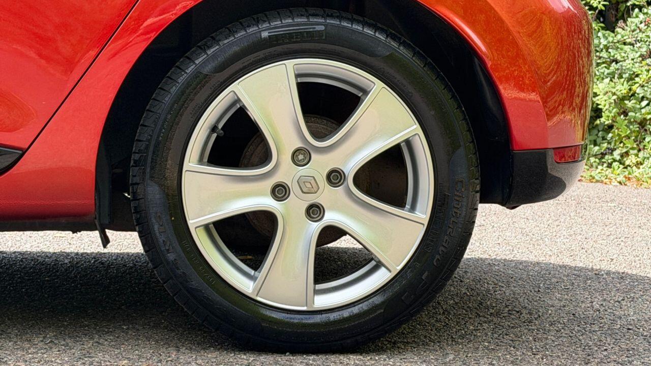 Renault Clio view 36