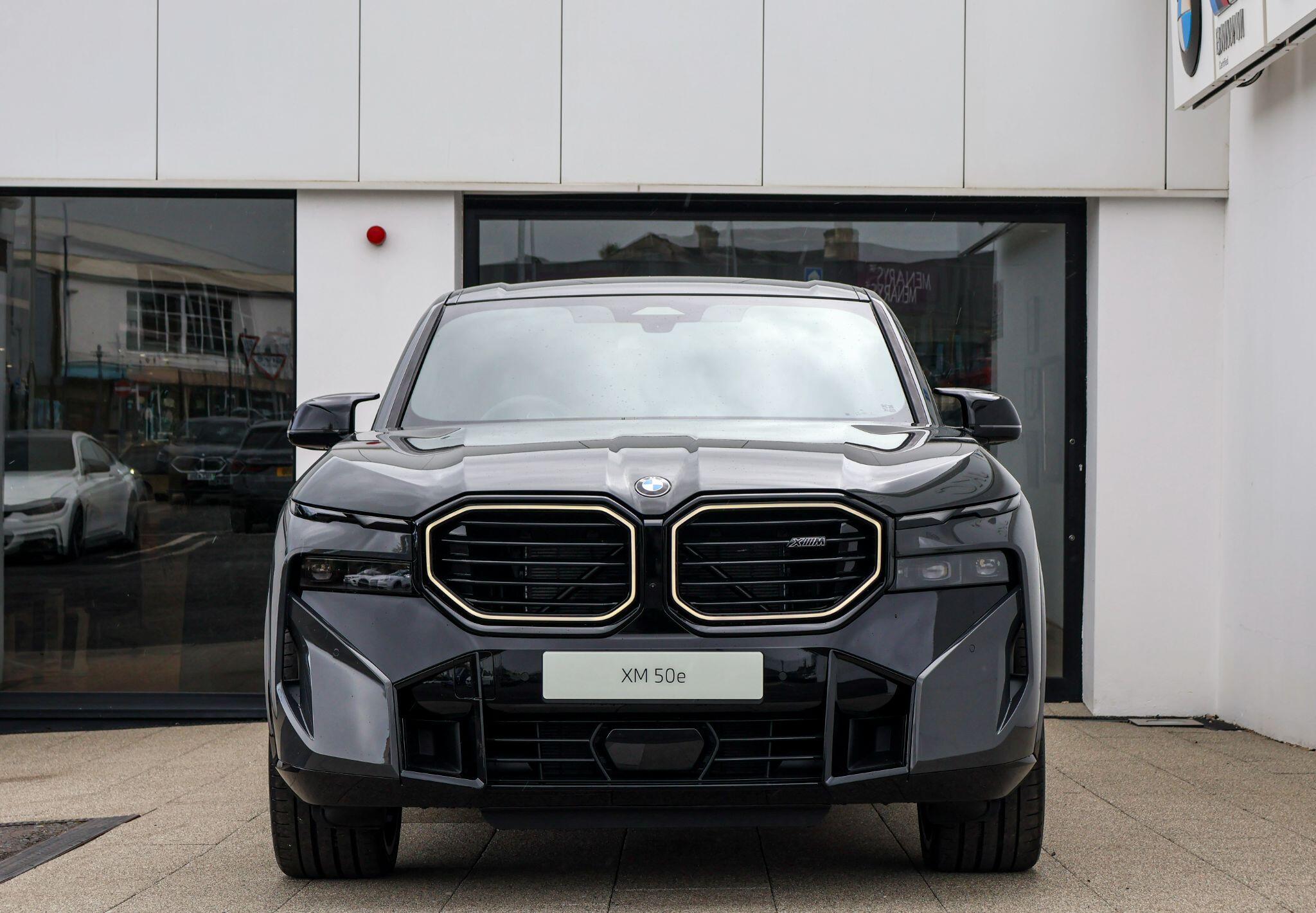 BMW XM view 2