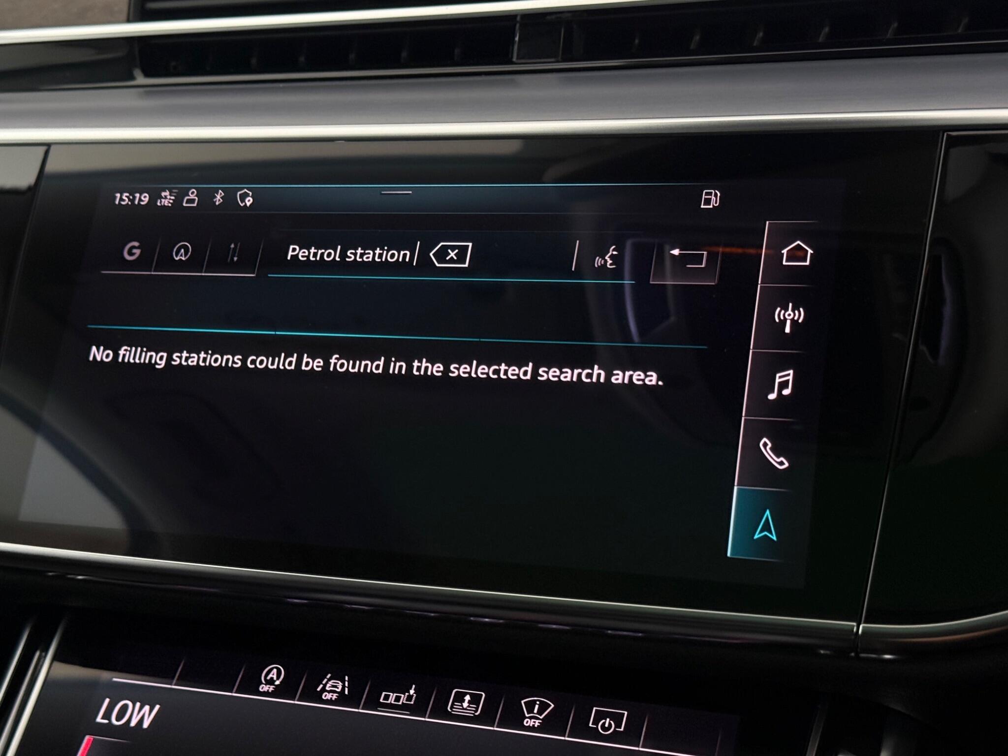 Audi A8 view 30