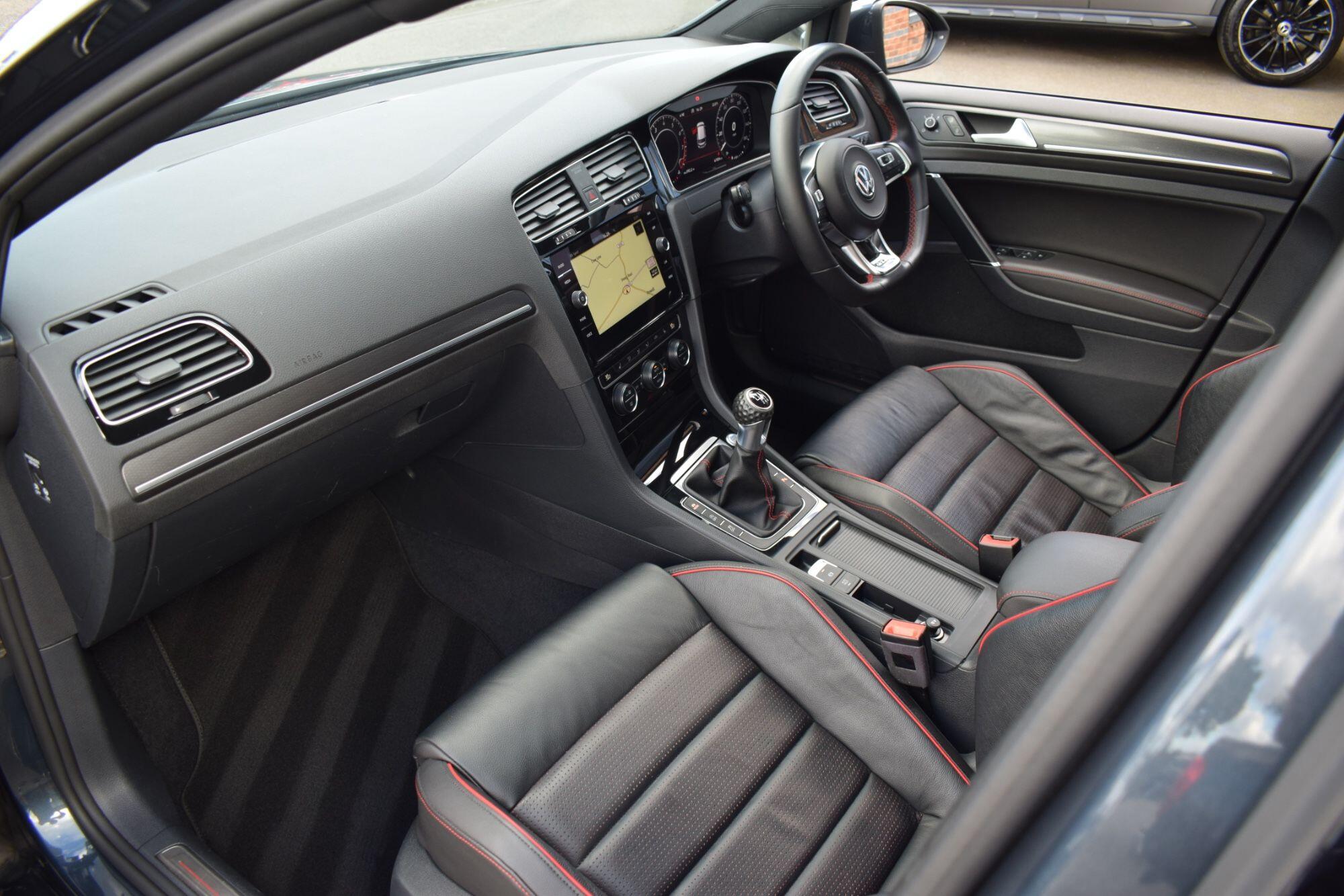 Volkswagen Golf view 31