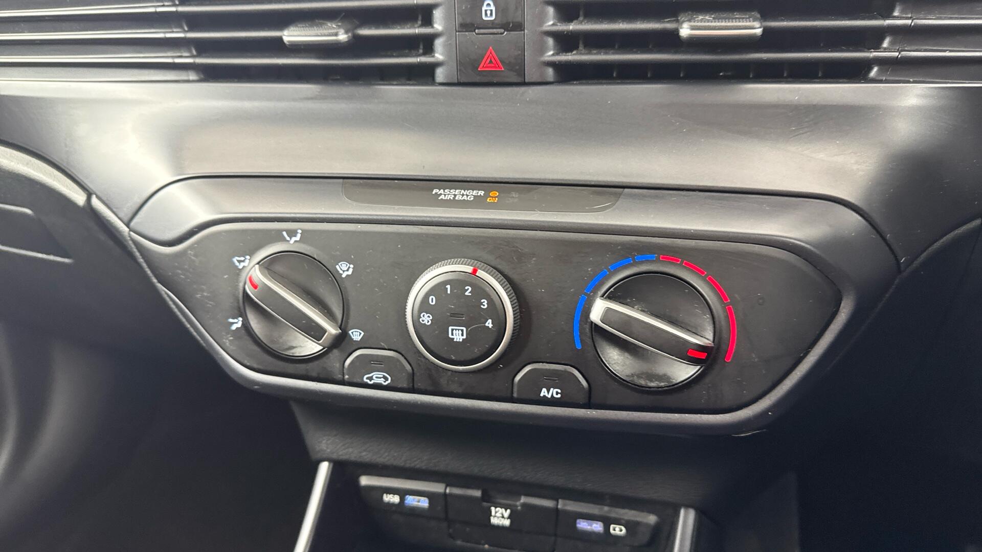 Hyundai i20 view 33