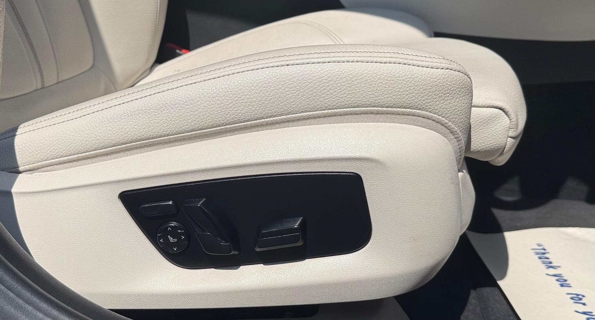BMW 5 Series view 16