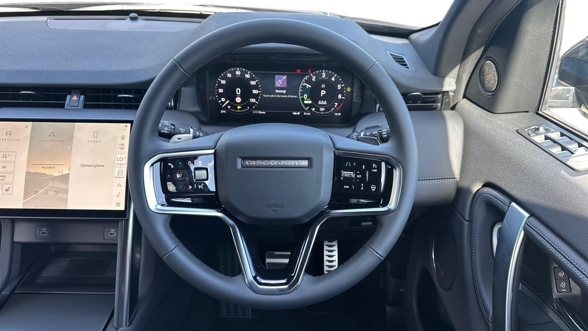Land Rover Discovery Sport view 16