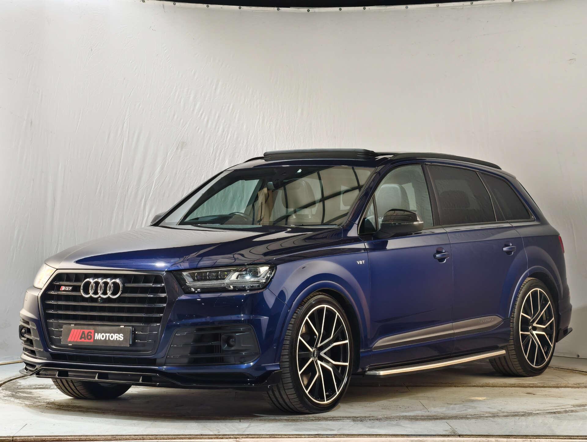 Audi SQ7 view 11