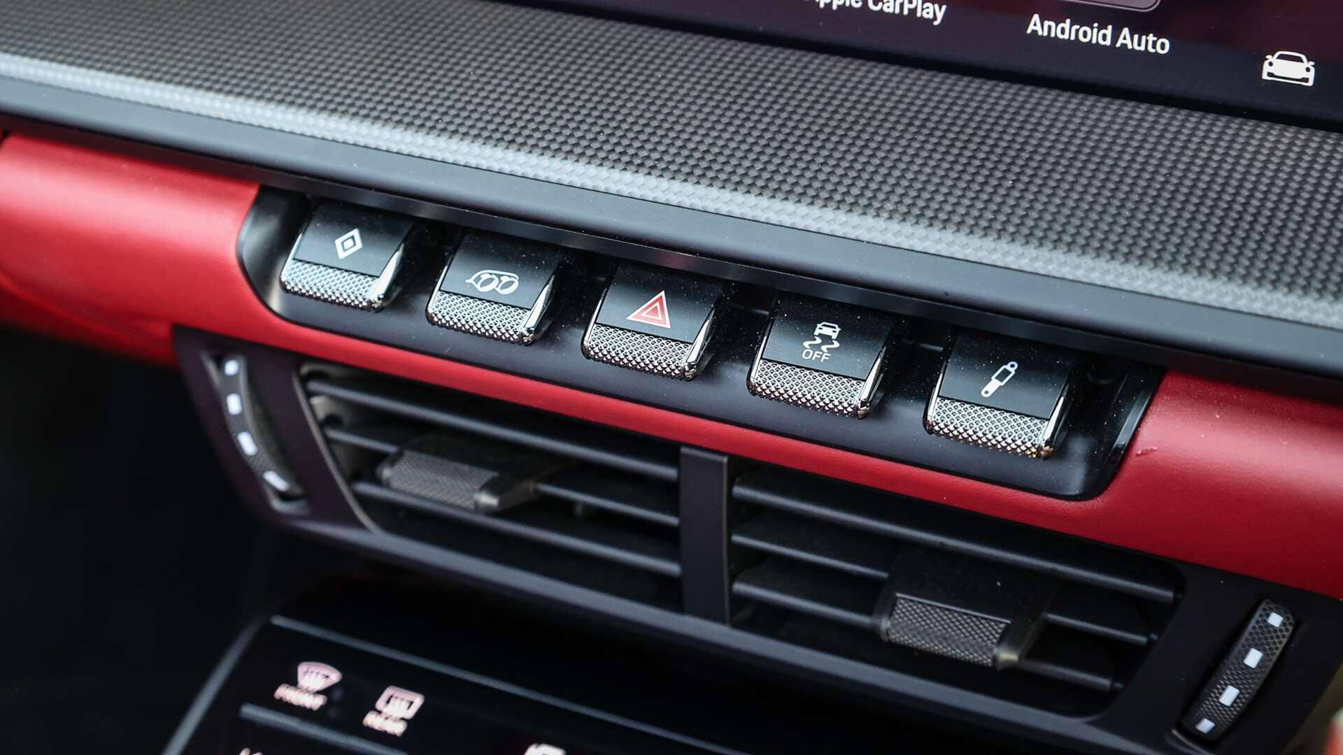 Porsche 911 view 25