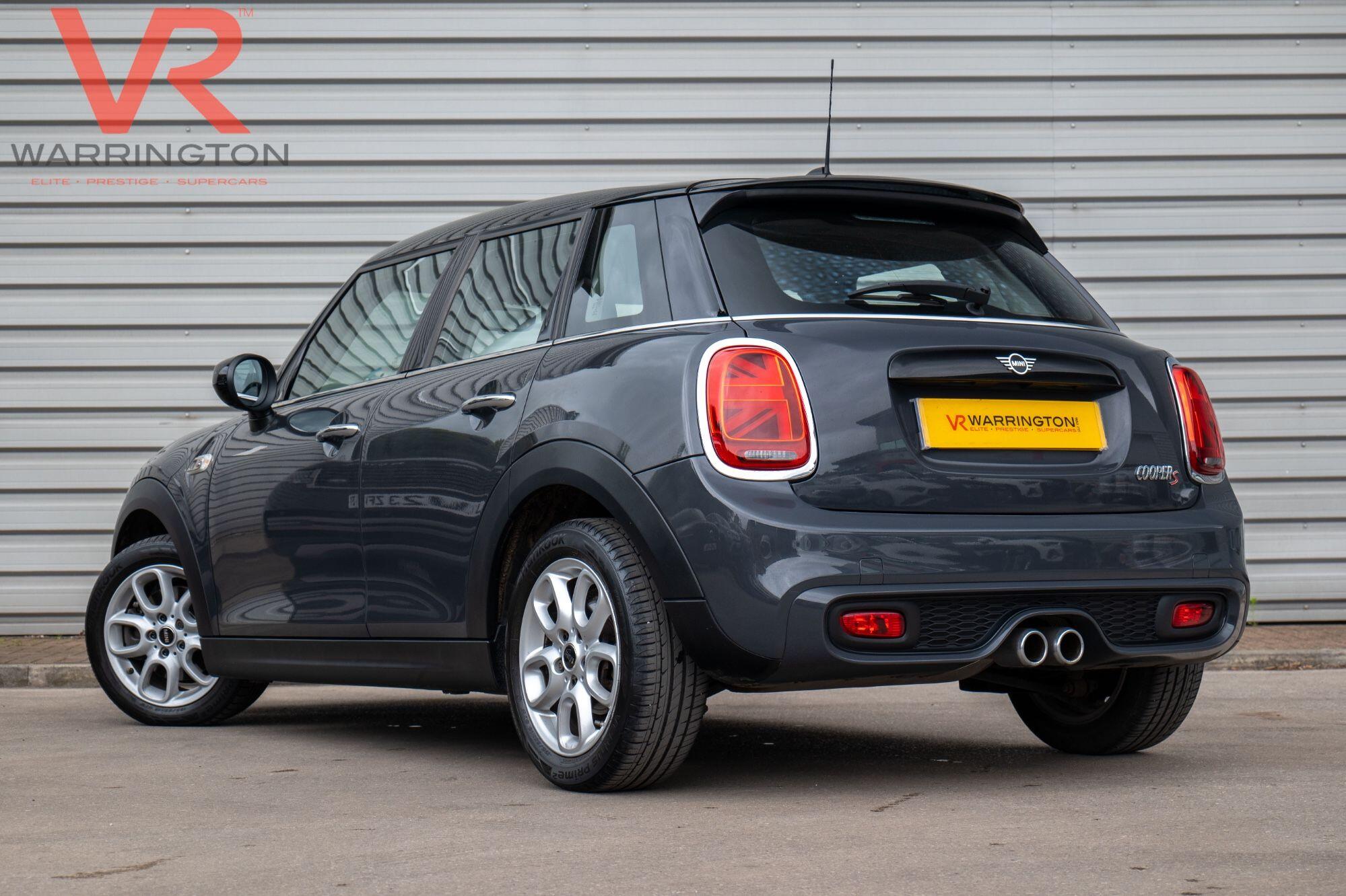 Mini Cooper view 14