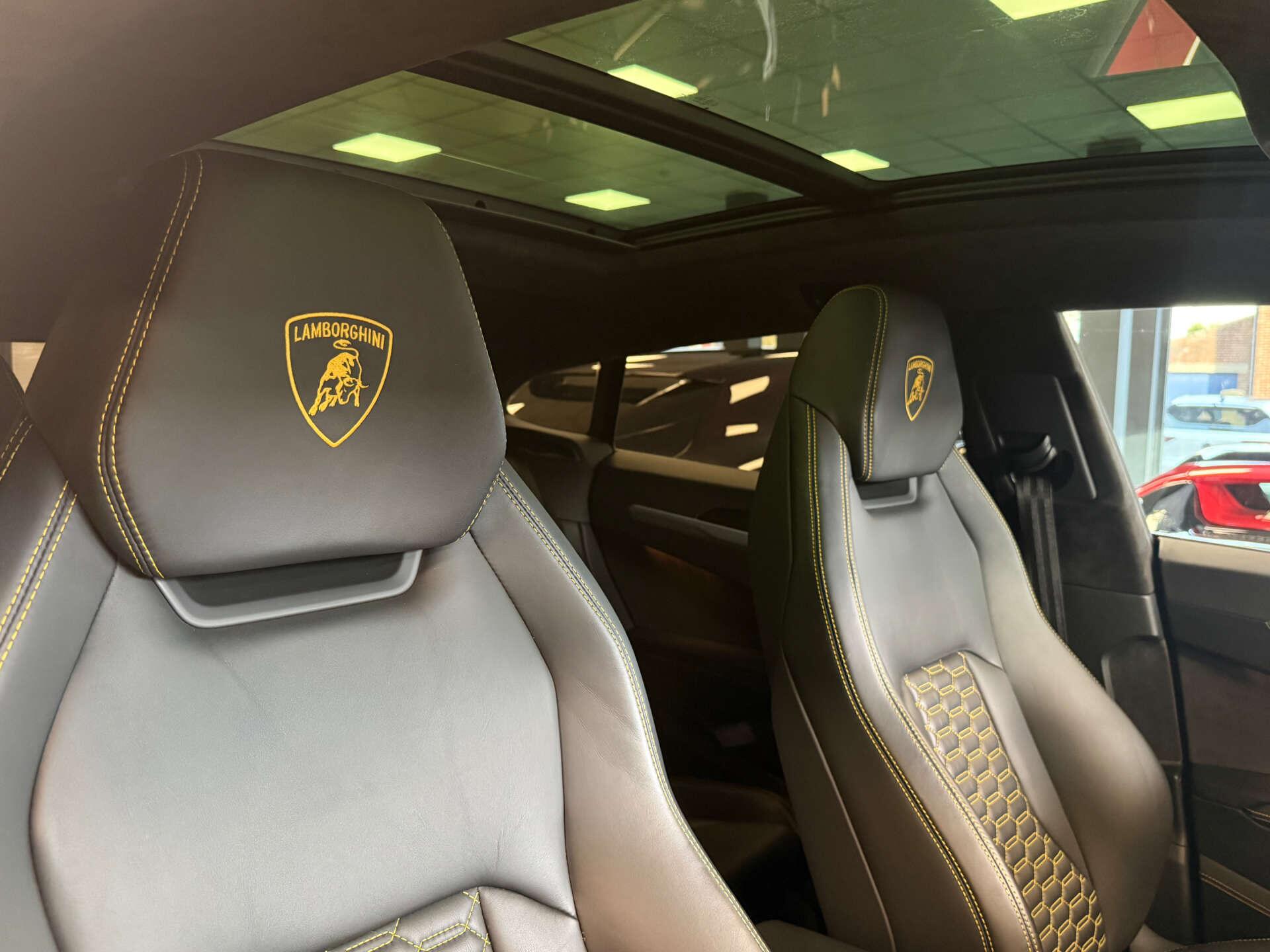 Lamborghini Urus view 15