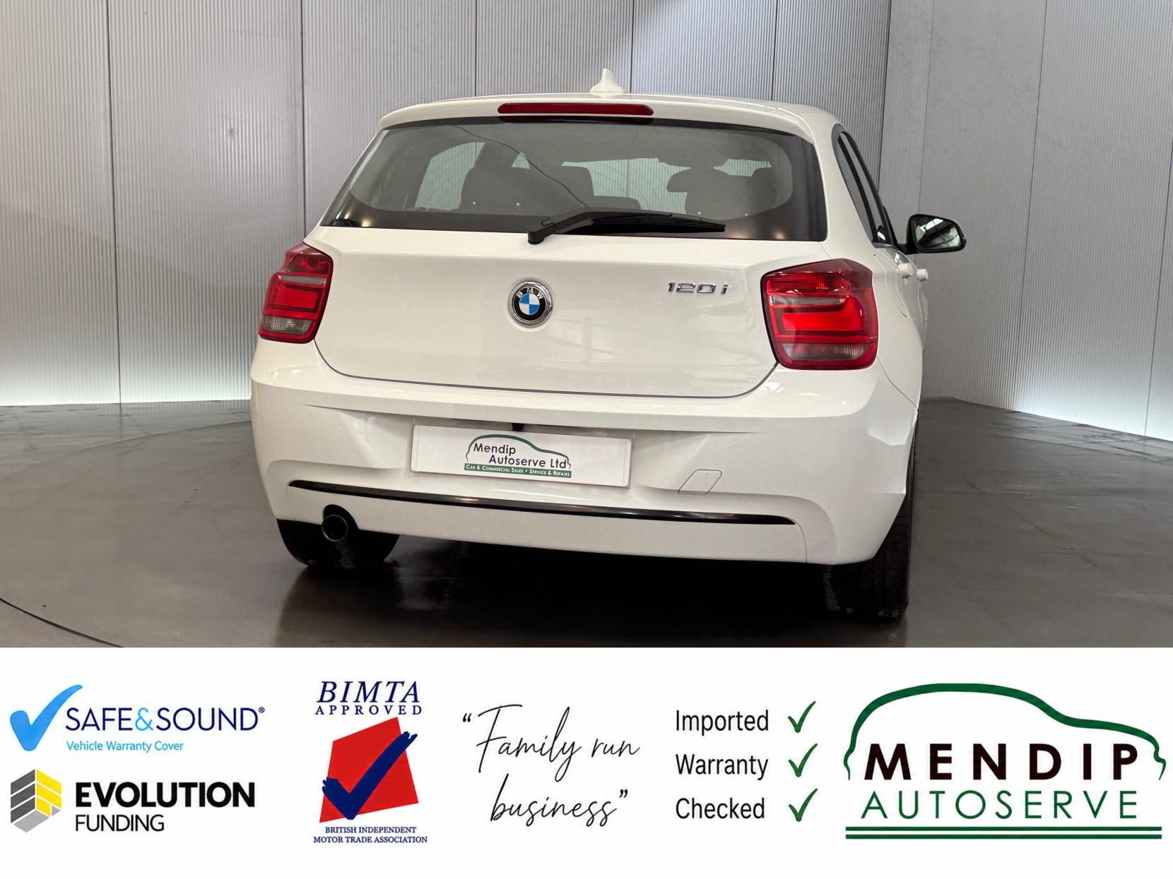 BMW 1 Series view 18