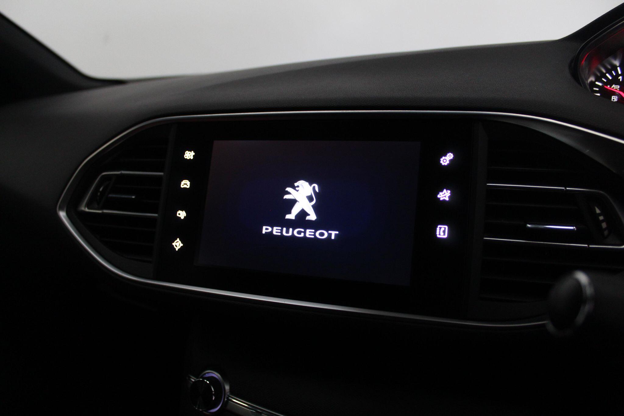 Peugeot 308 view 34