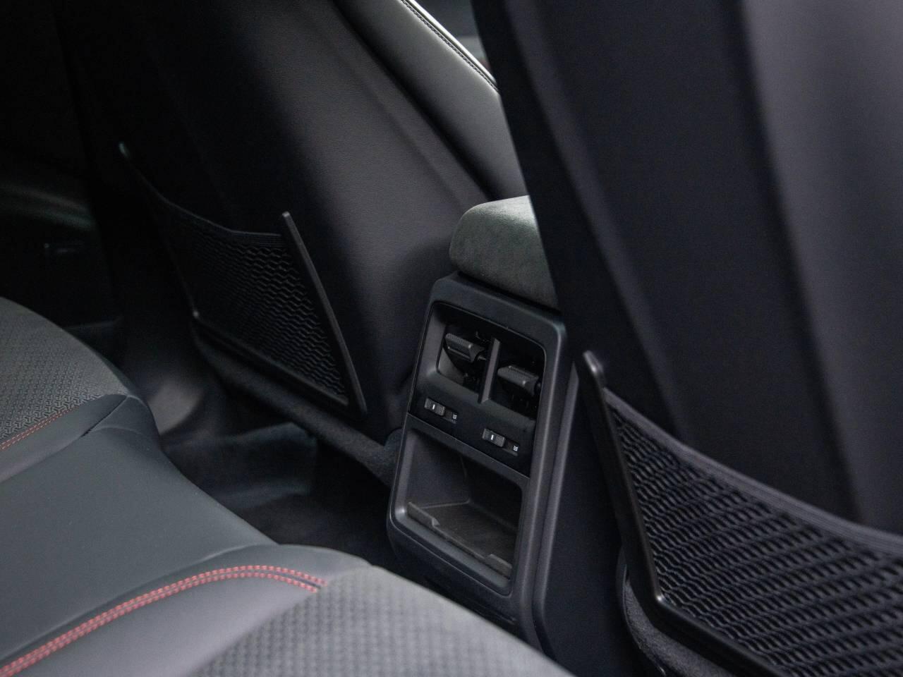 Porsche Macan view 40