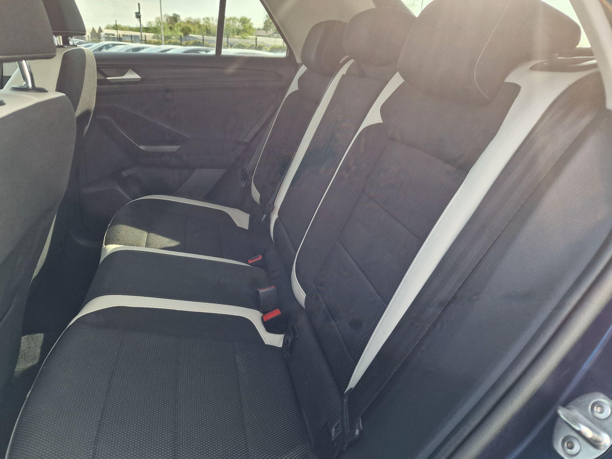 Volkswagen T-Roc view 45