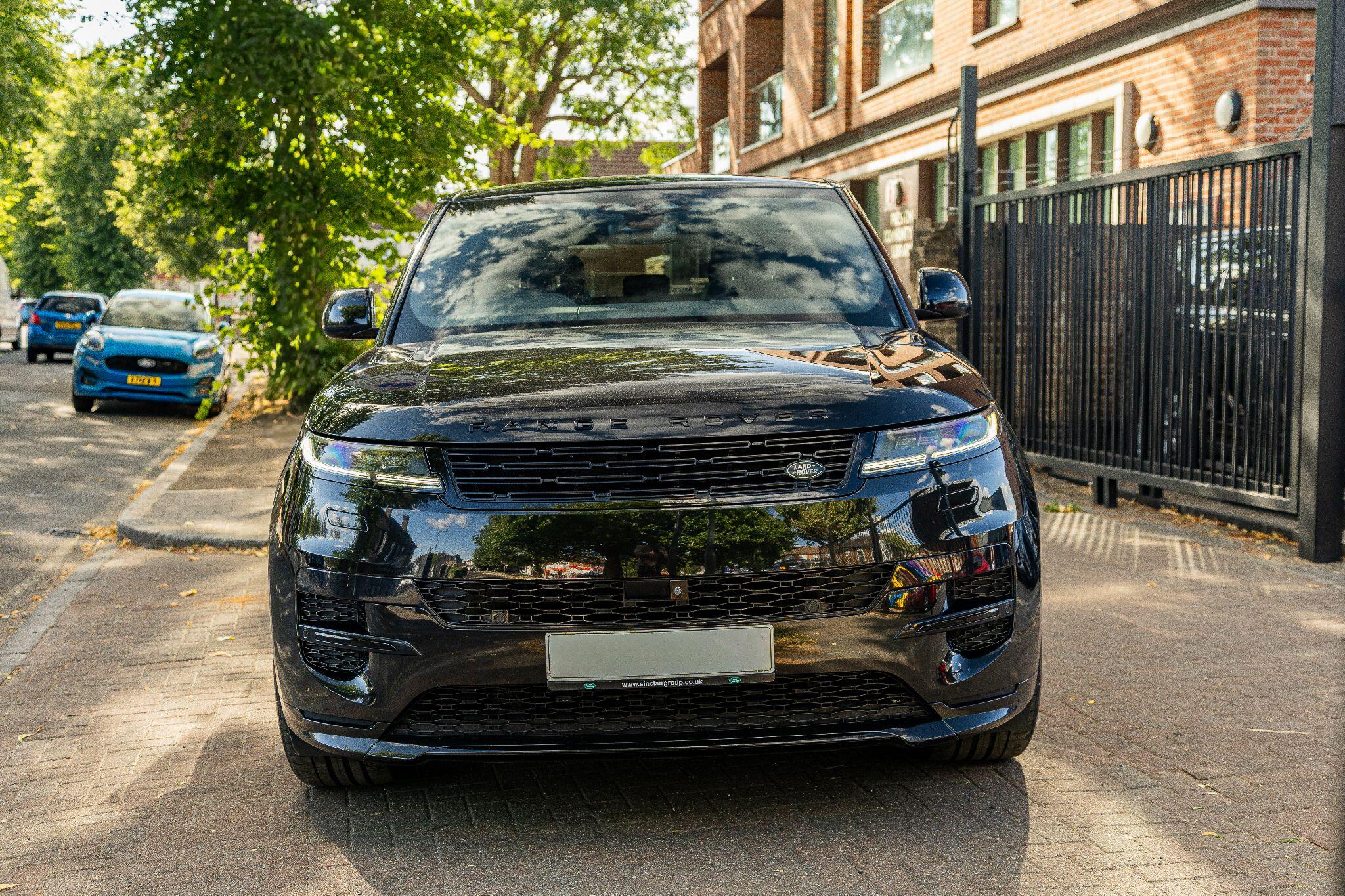 Land Rover Range Rover Sport view 2