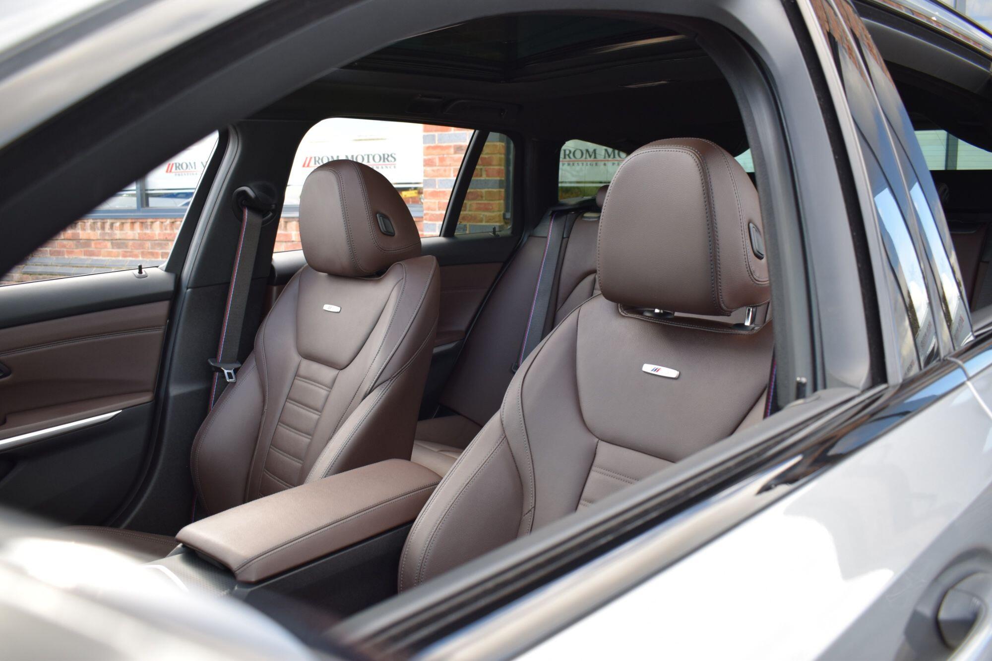BMW 3 Series view 32