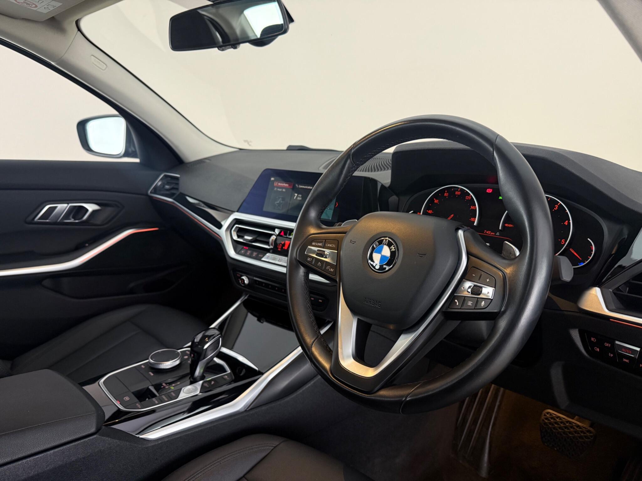 BMW 3 Series view 3