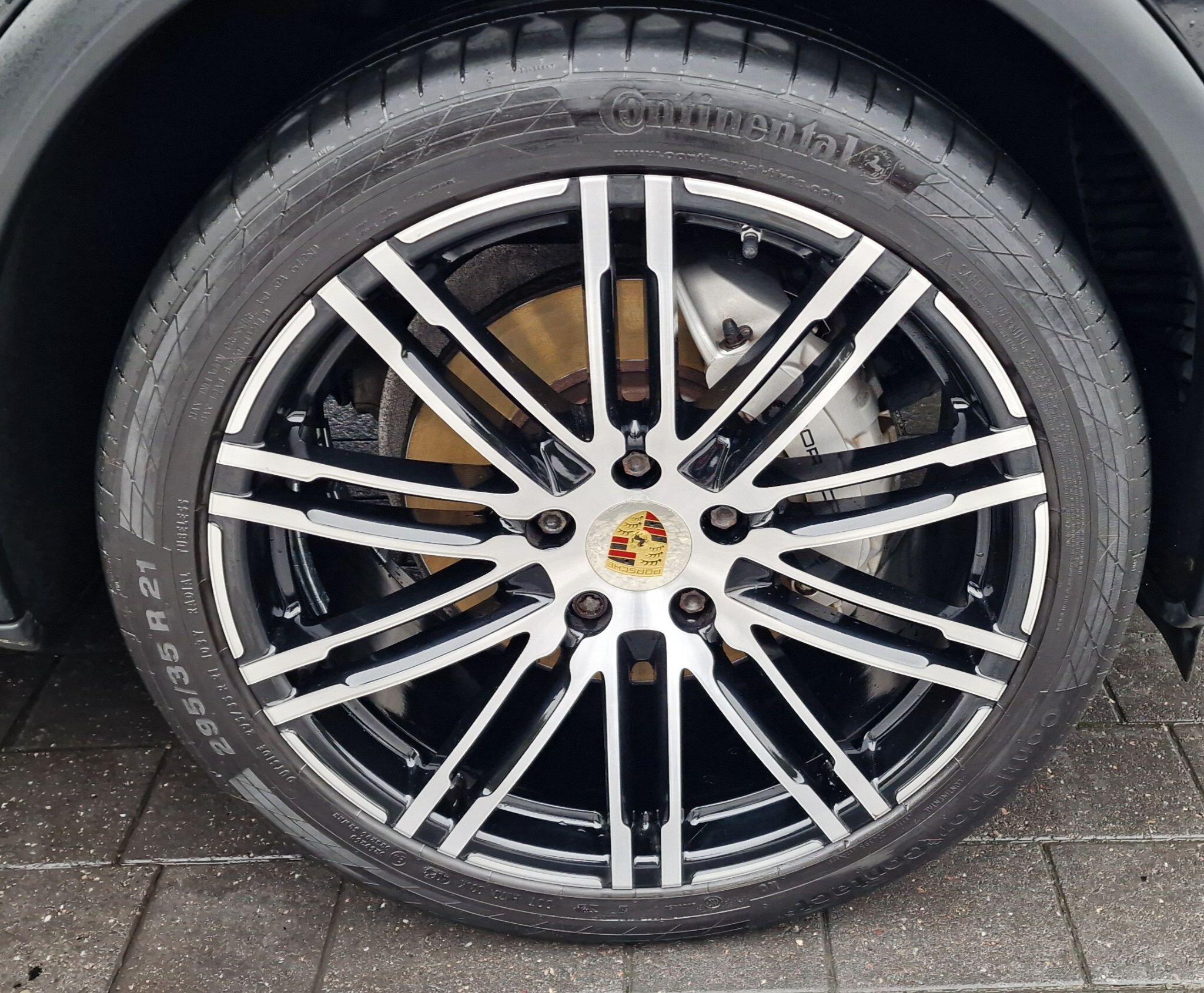 2016 Porsche Cayenne 4.2 TD V8 S TiptronicS 4WD Euro 6 (s/s) 5dr • 87,000 miles image 27