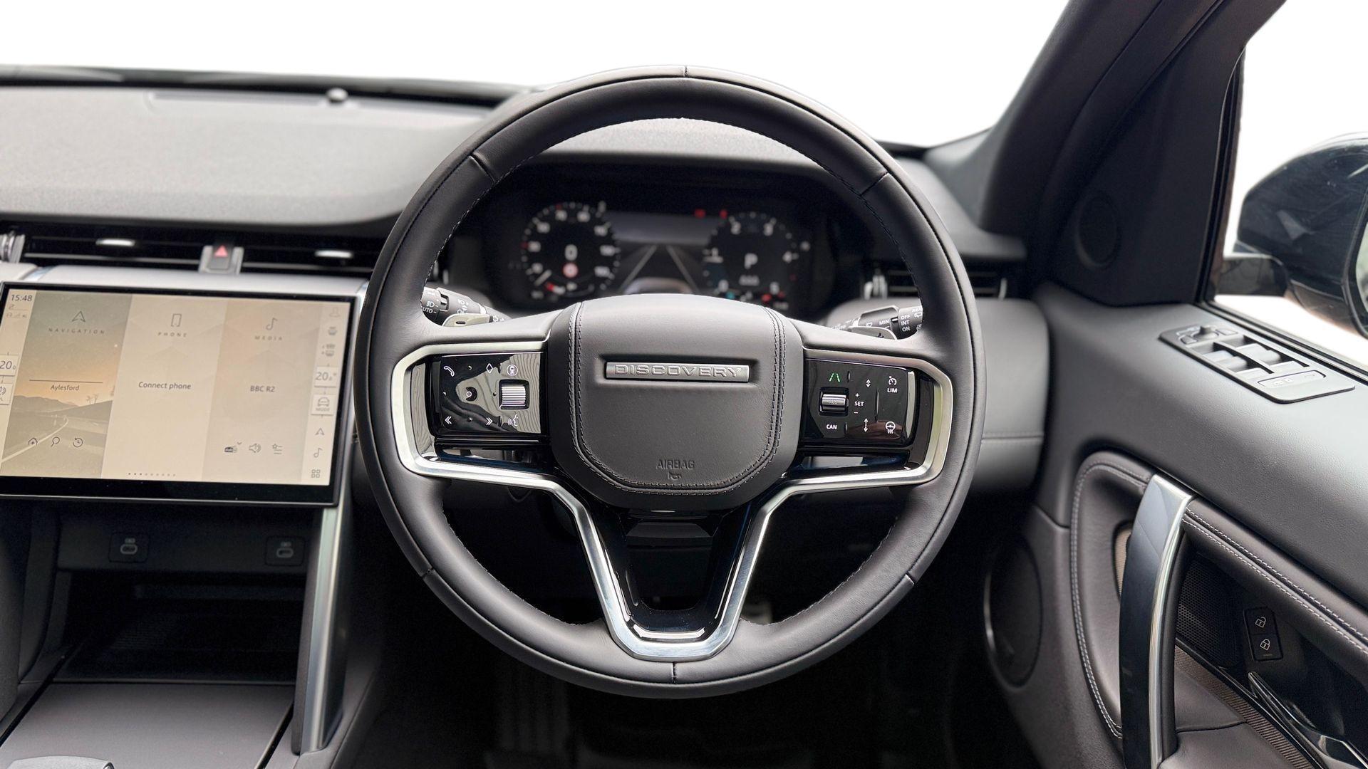 Land Rover Discovery Sport view 16