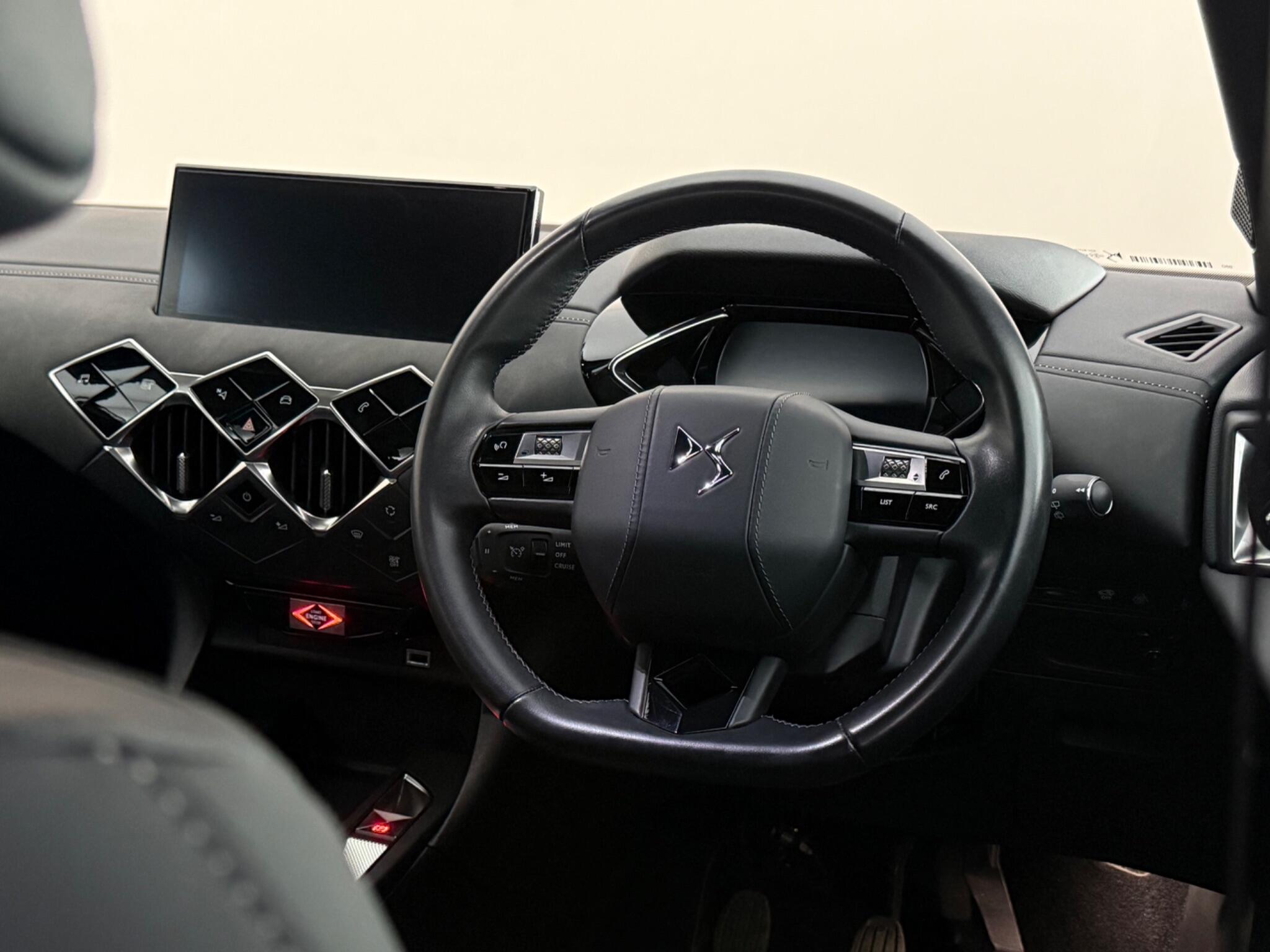 DS Automobiles DS 3 Crossback view 16