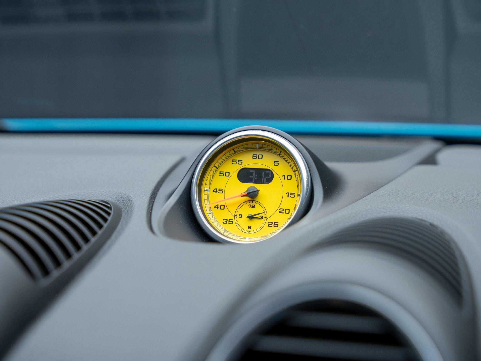 Porsche Cayman view 8