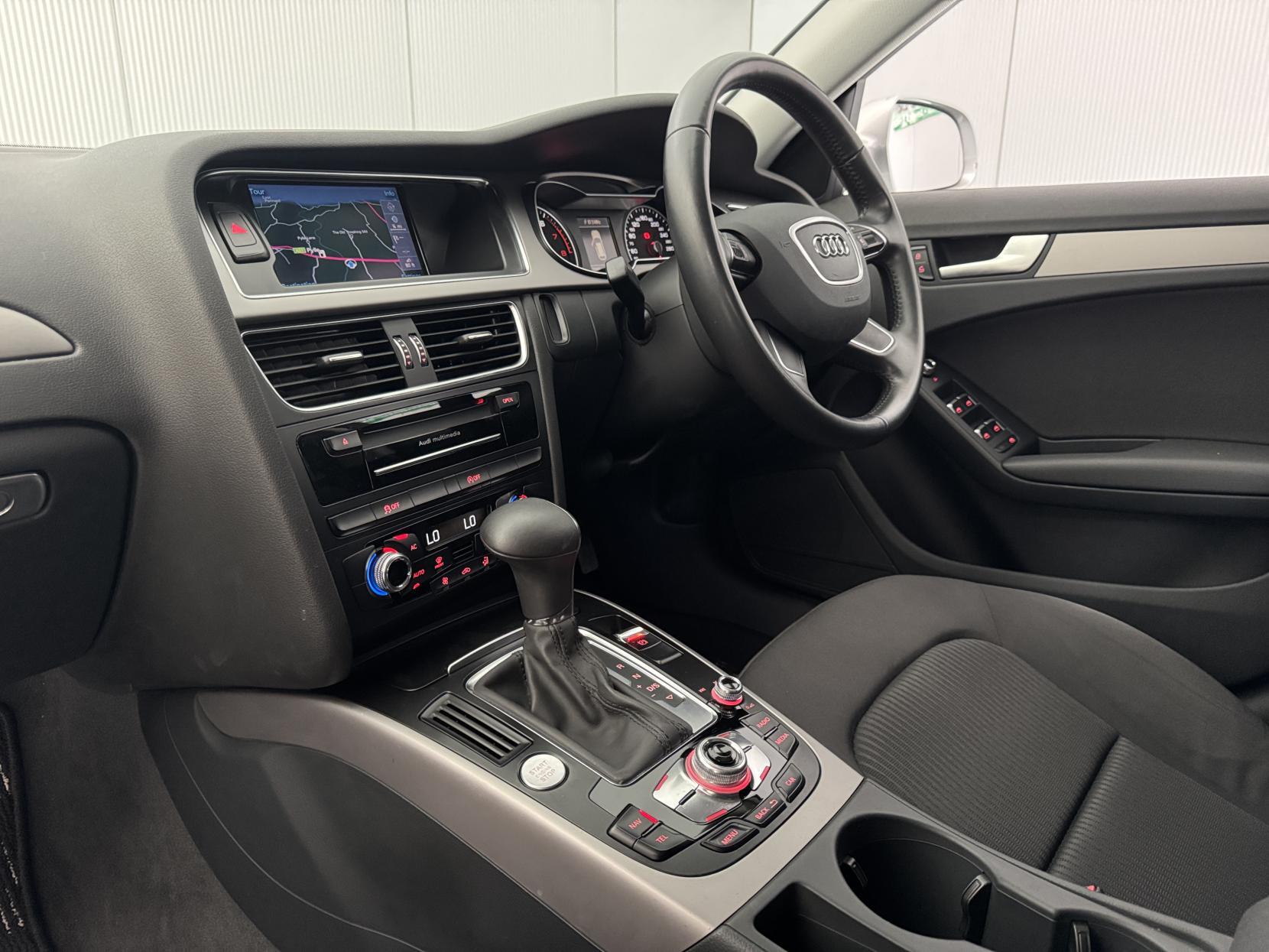 Audi A4 Avant view 62