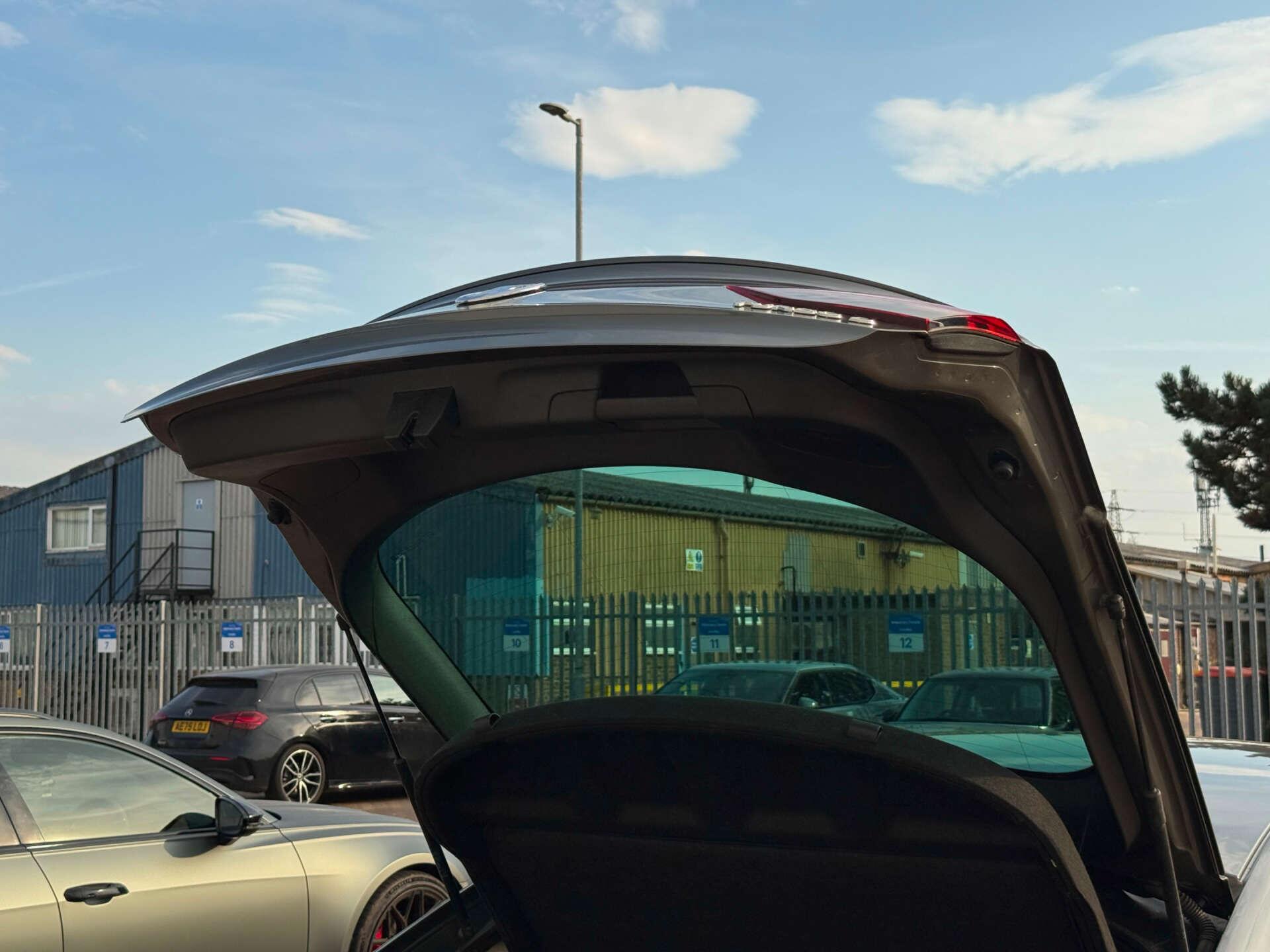 Vauxhall Insignia view 24