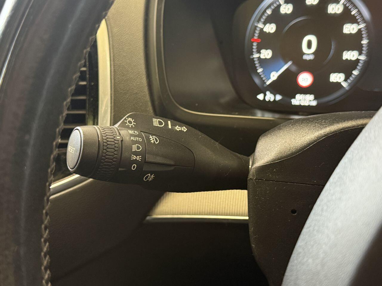 Volvo XC90 view 40