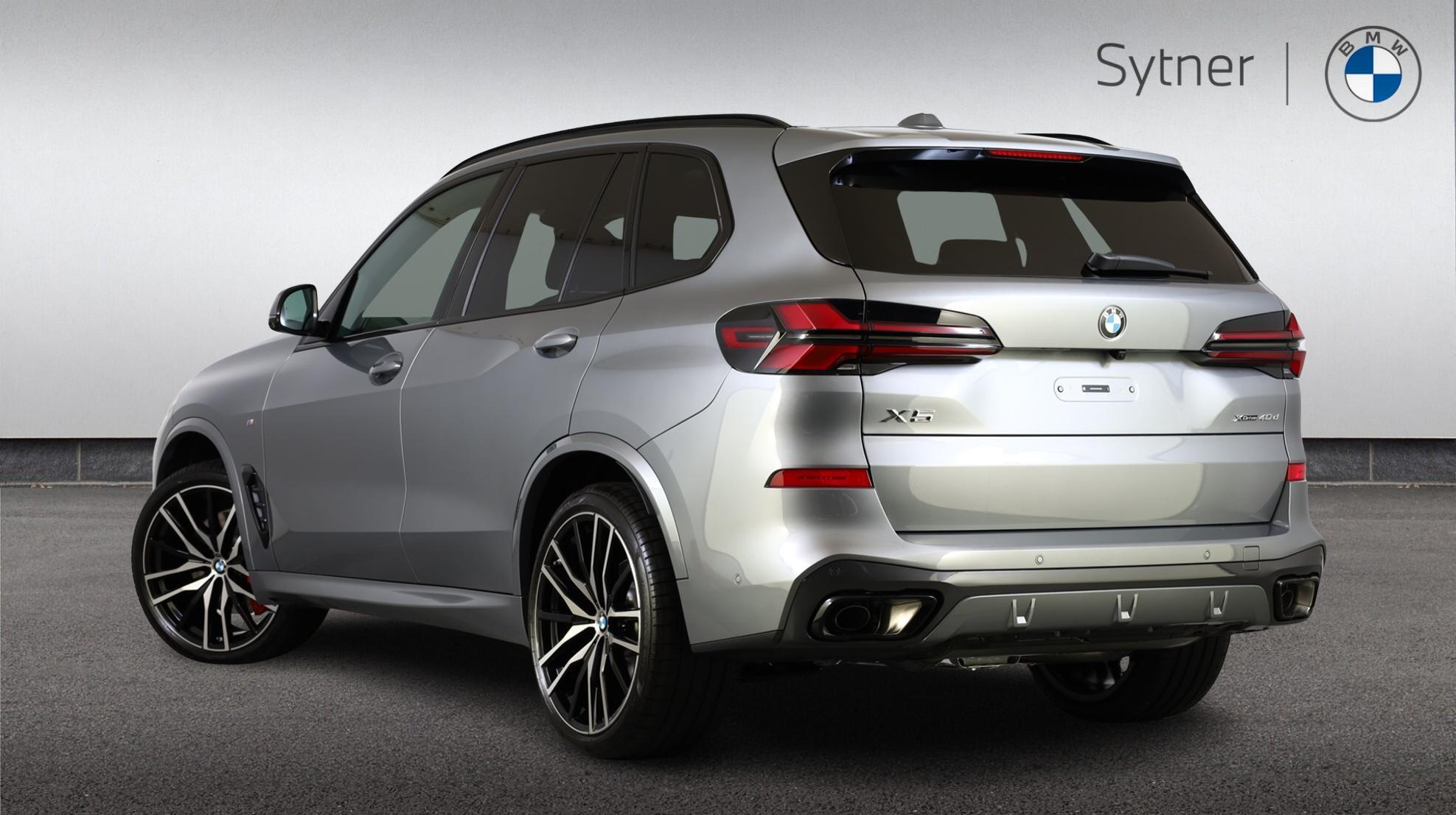 BMW X5 view 2