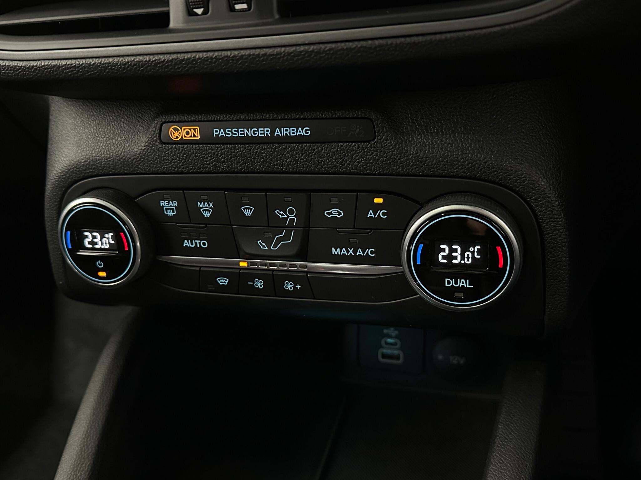 Ford Focus view 21