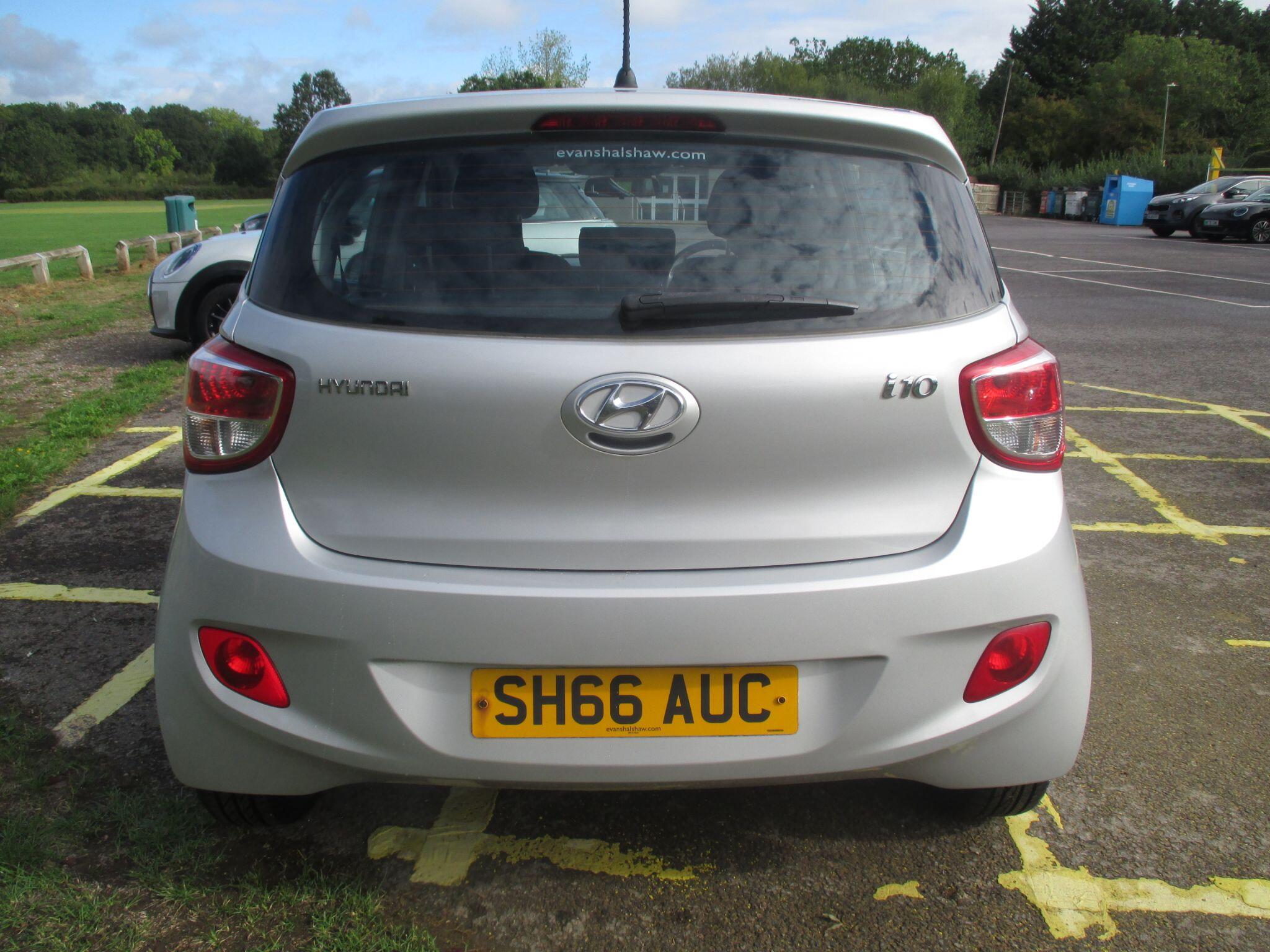 Hyundai I10 view 11