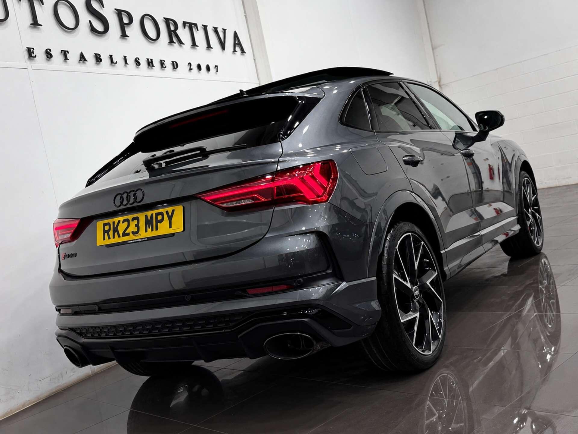 Audi RS Q3 view 24