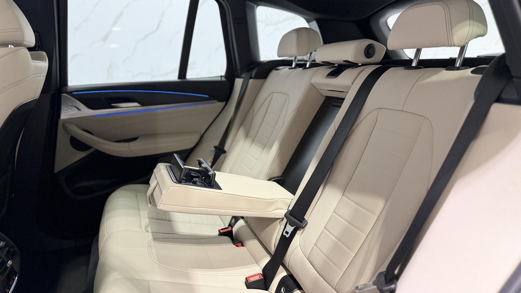 BMW X3 view 13