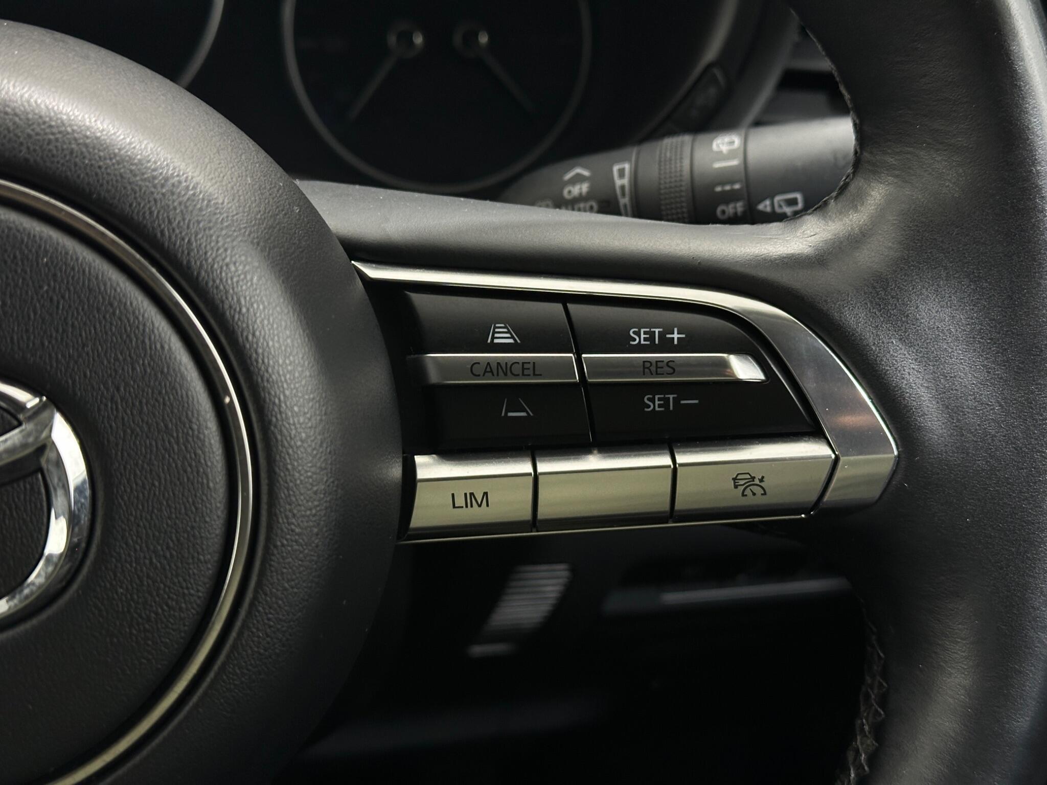 Mazda CX-30 view 16