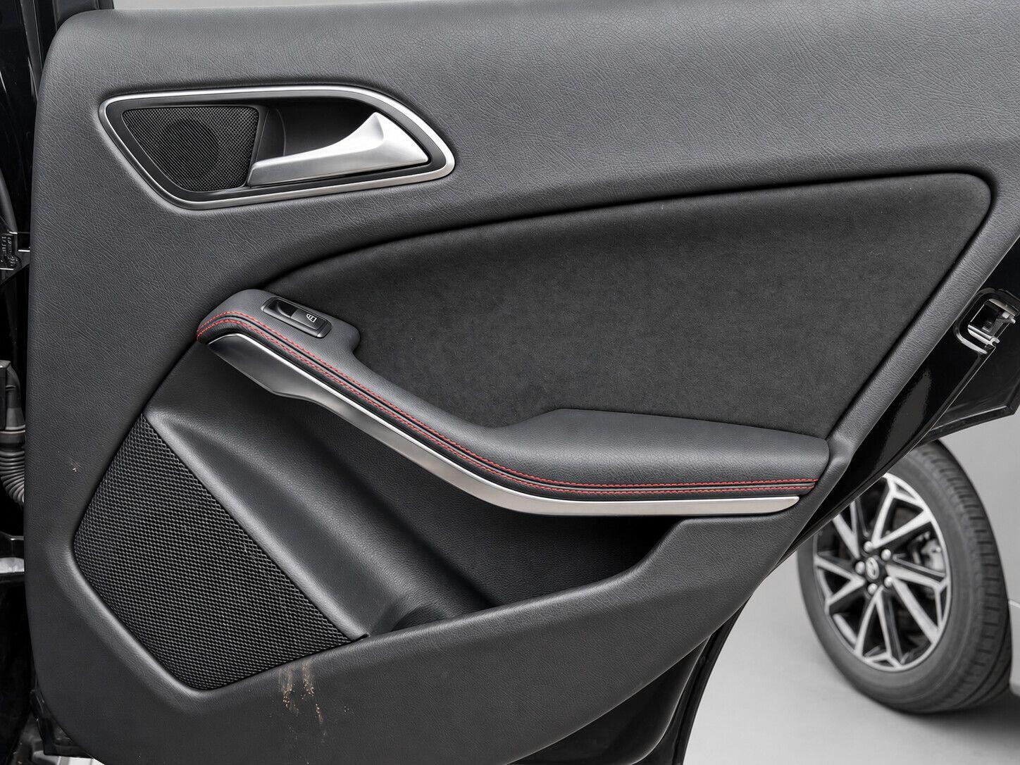 Mercedes-Benz Gla view 30