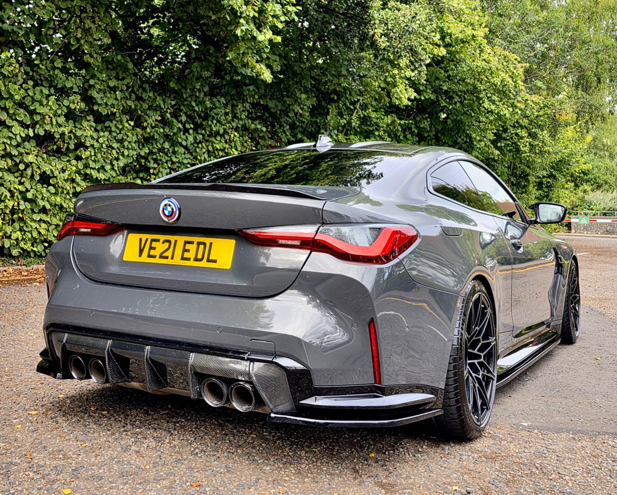 BMW M4 view 3