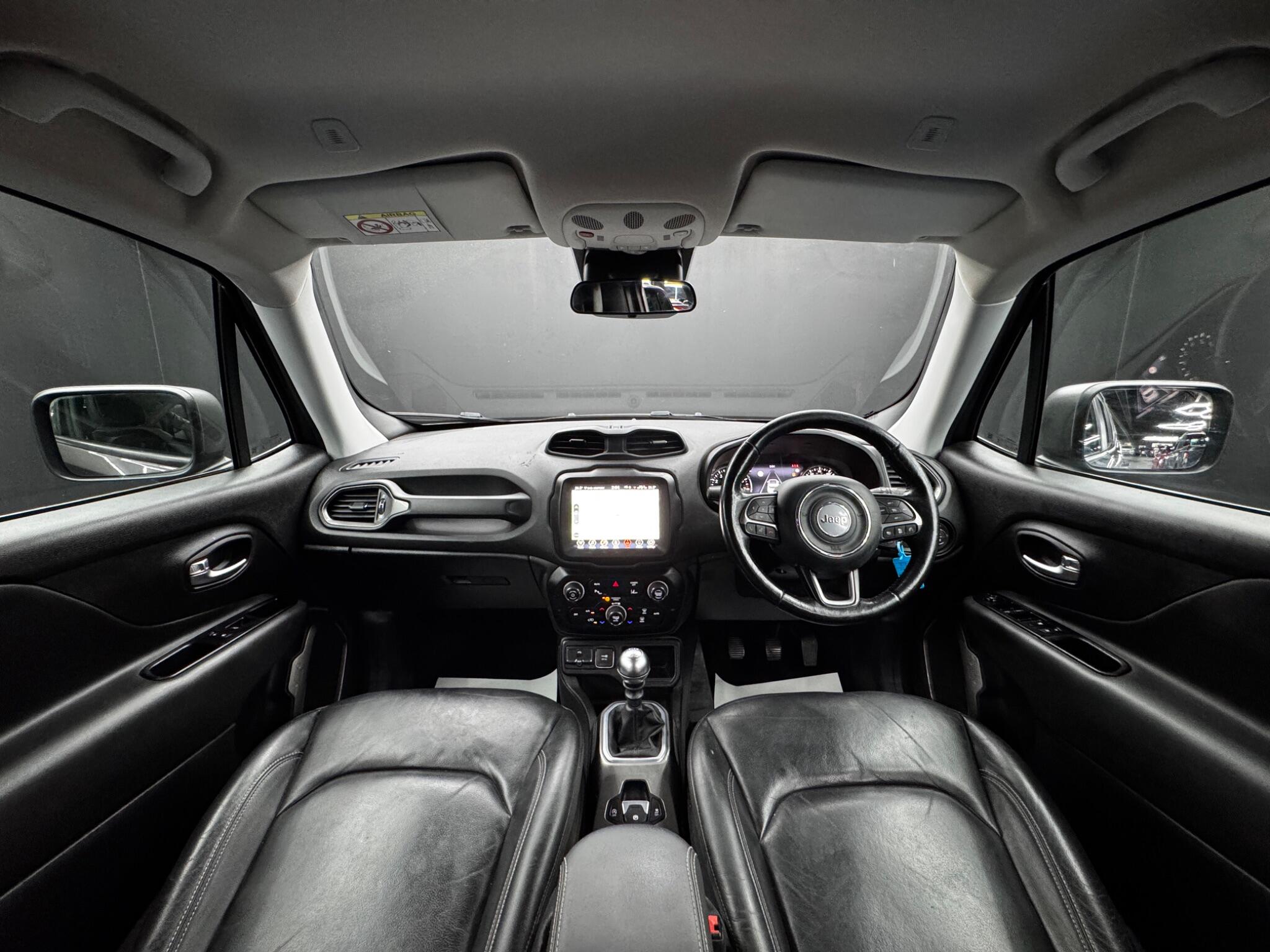 Jeep Renegade view 17