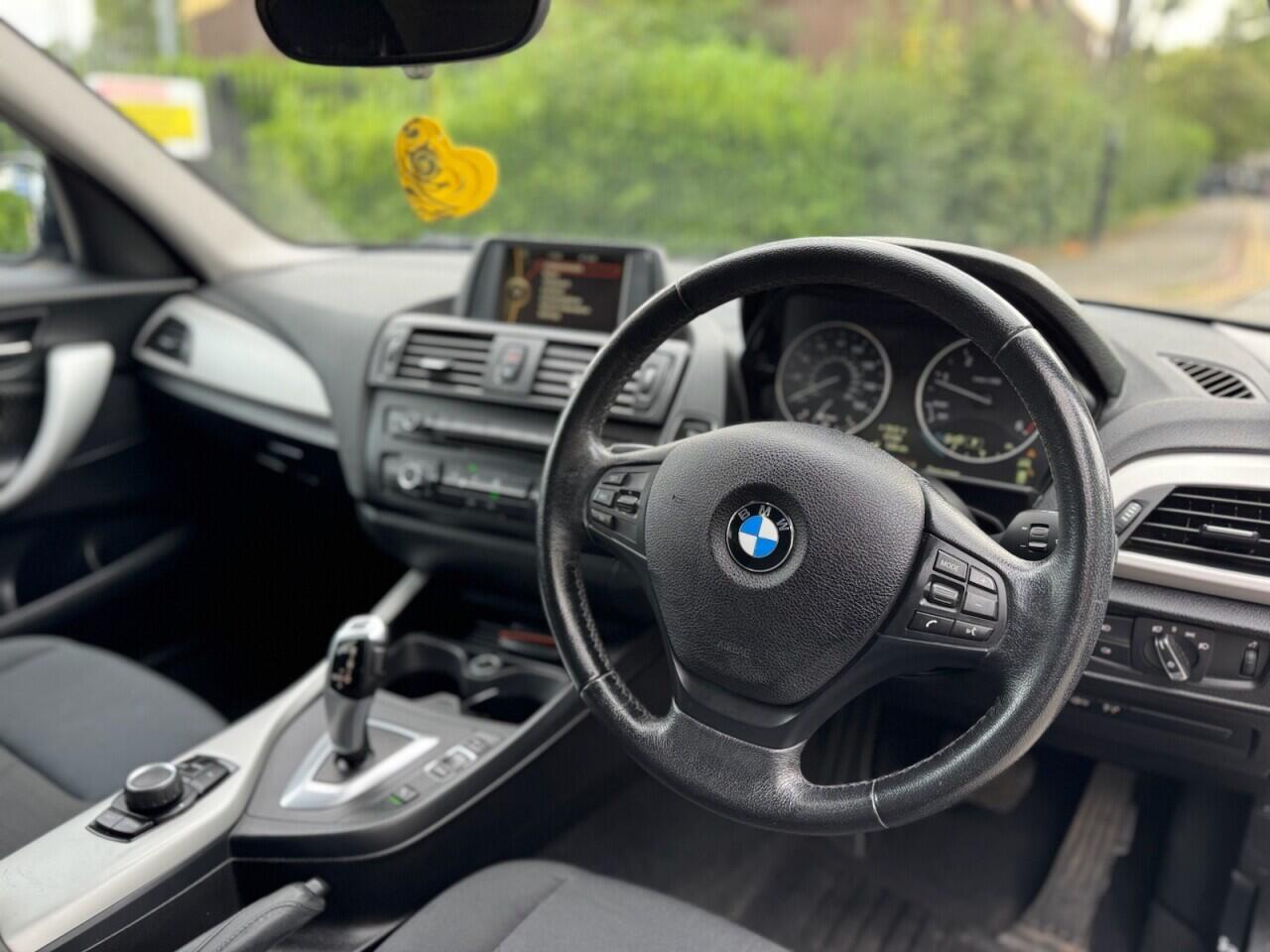 BMW 1 Series view 12