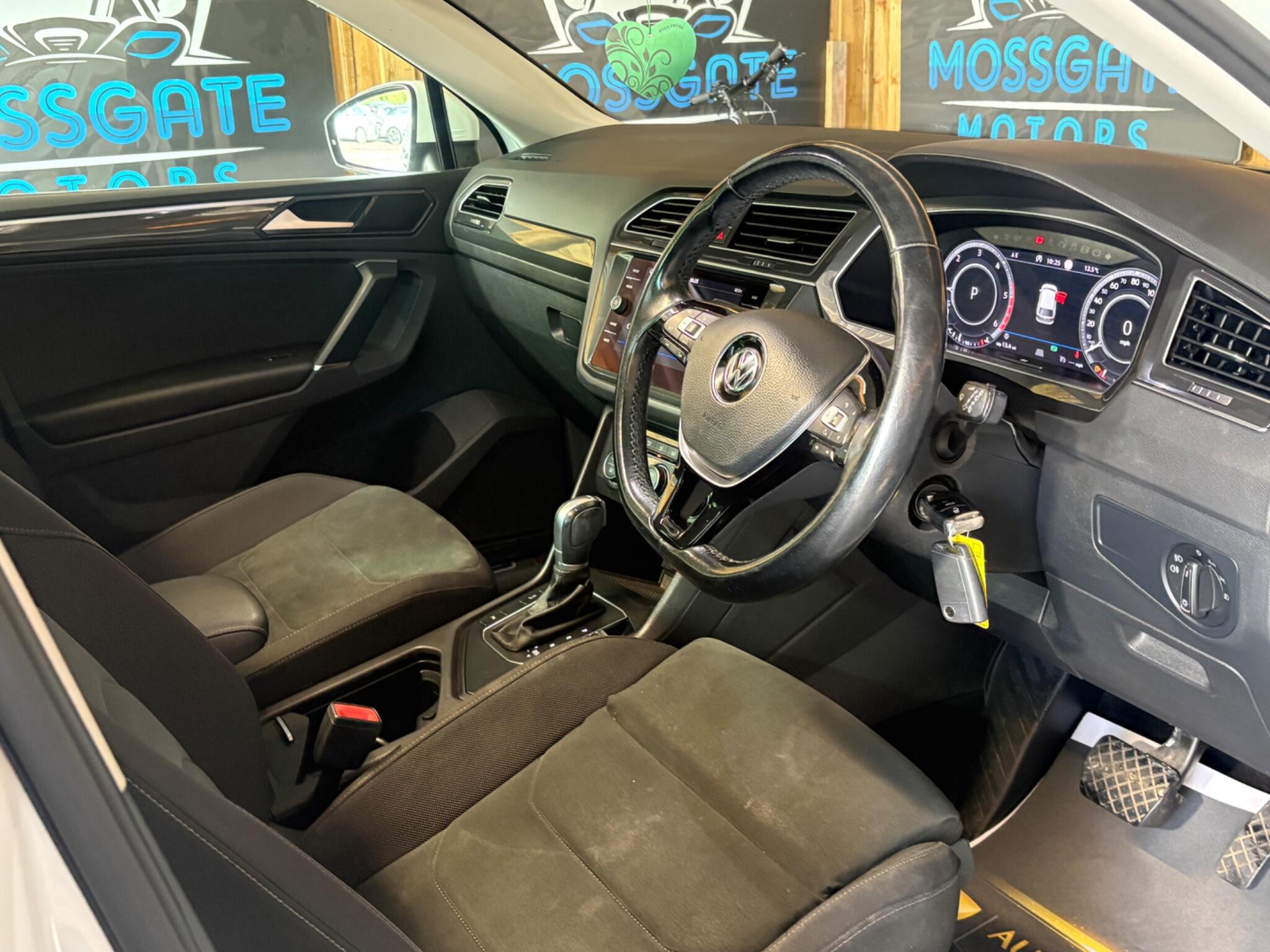 Volkswagen Tiguan view 15