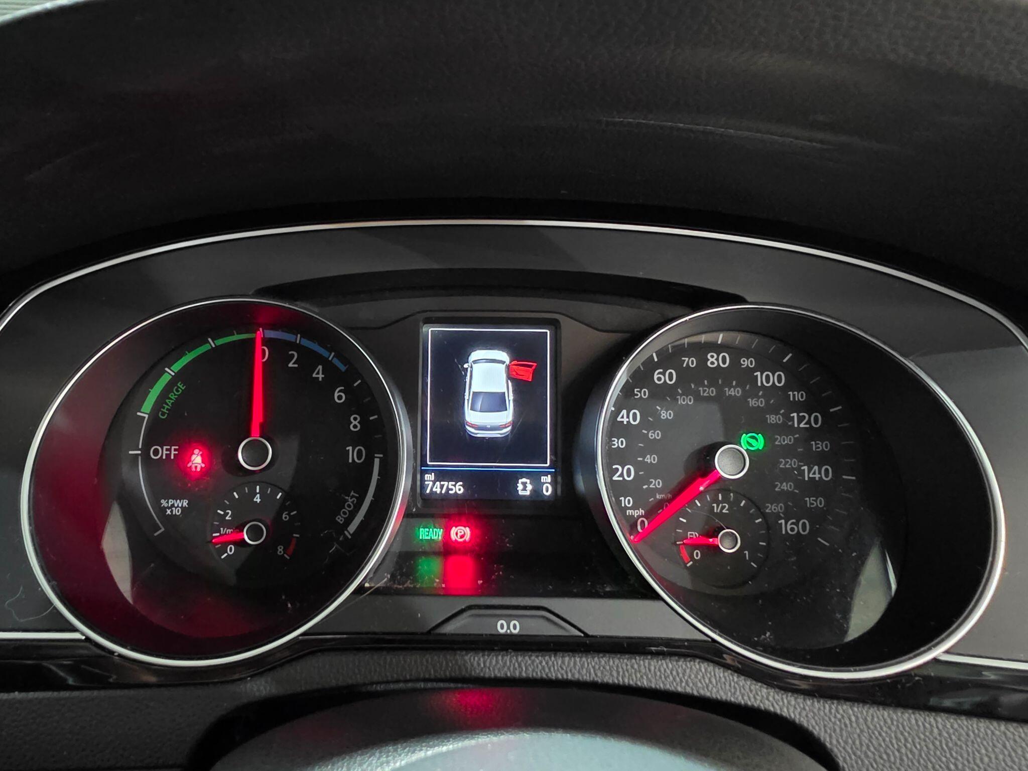 Volkswagen Passat view 10