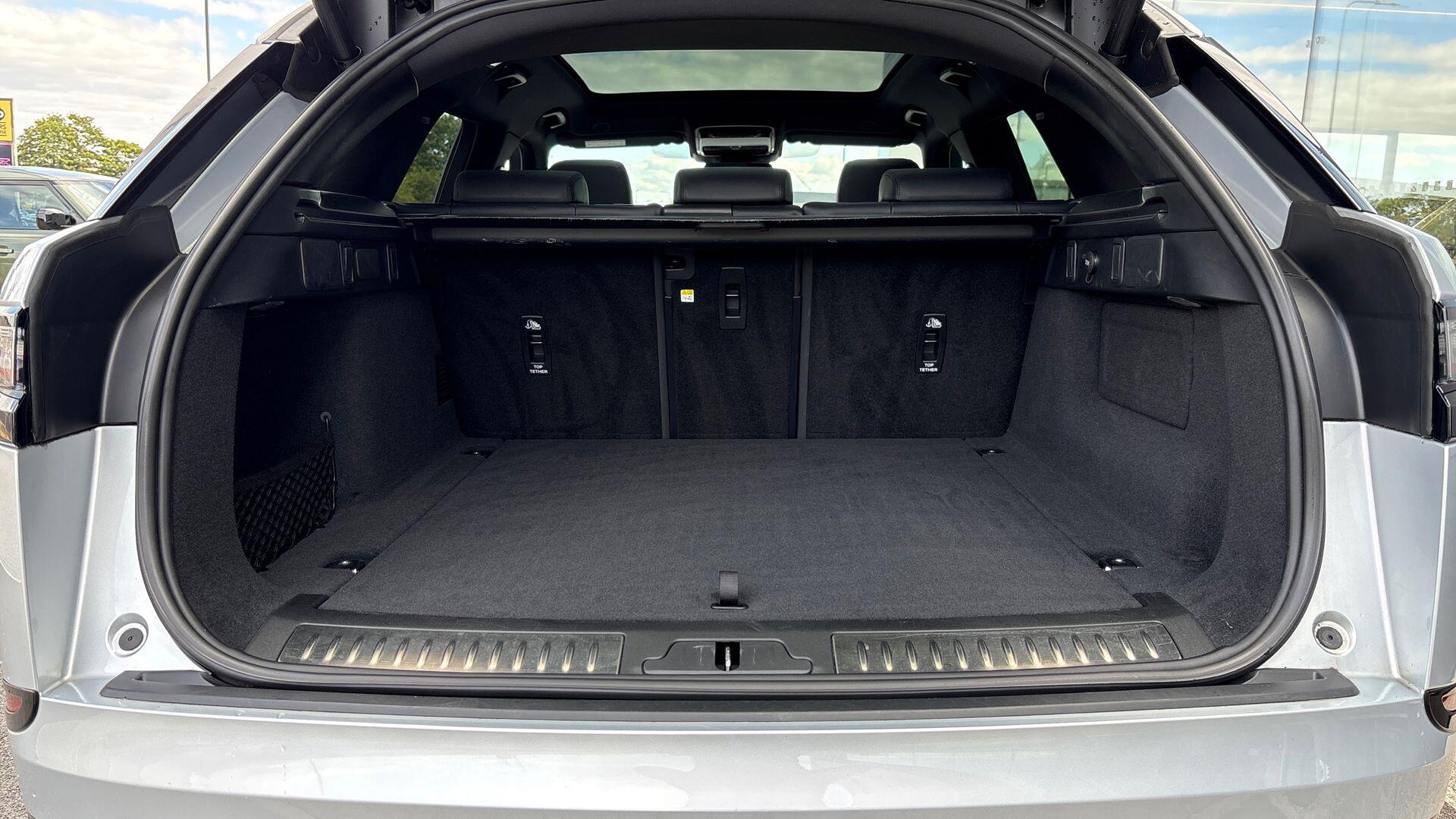Land Rover Range Rover Velar view 10
