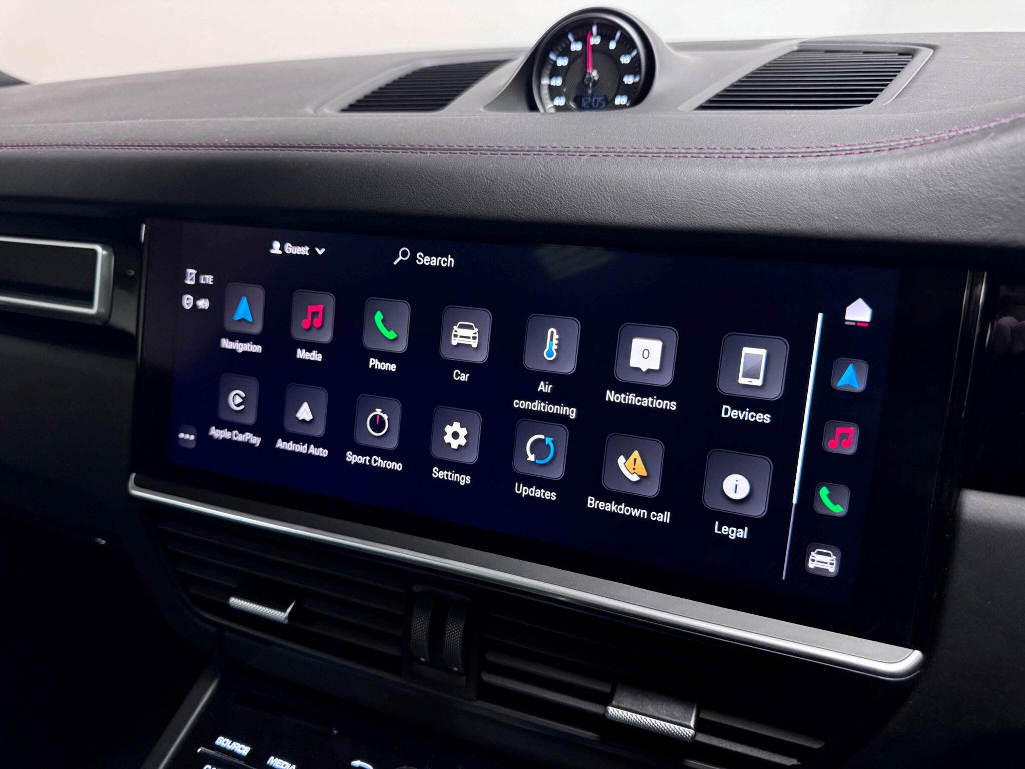 Porsche Cayenne view 9