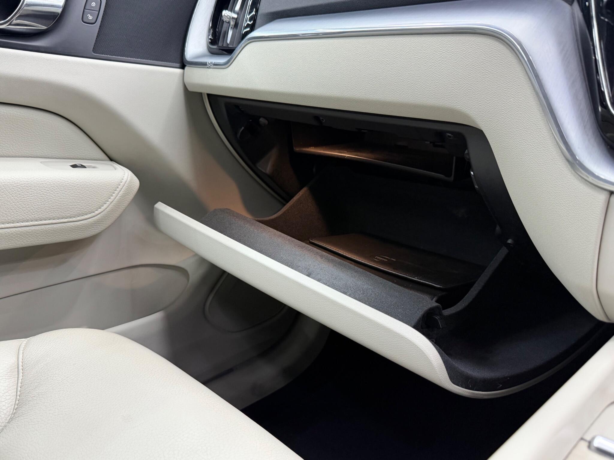 Volvo XC60 view 31