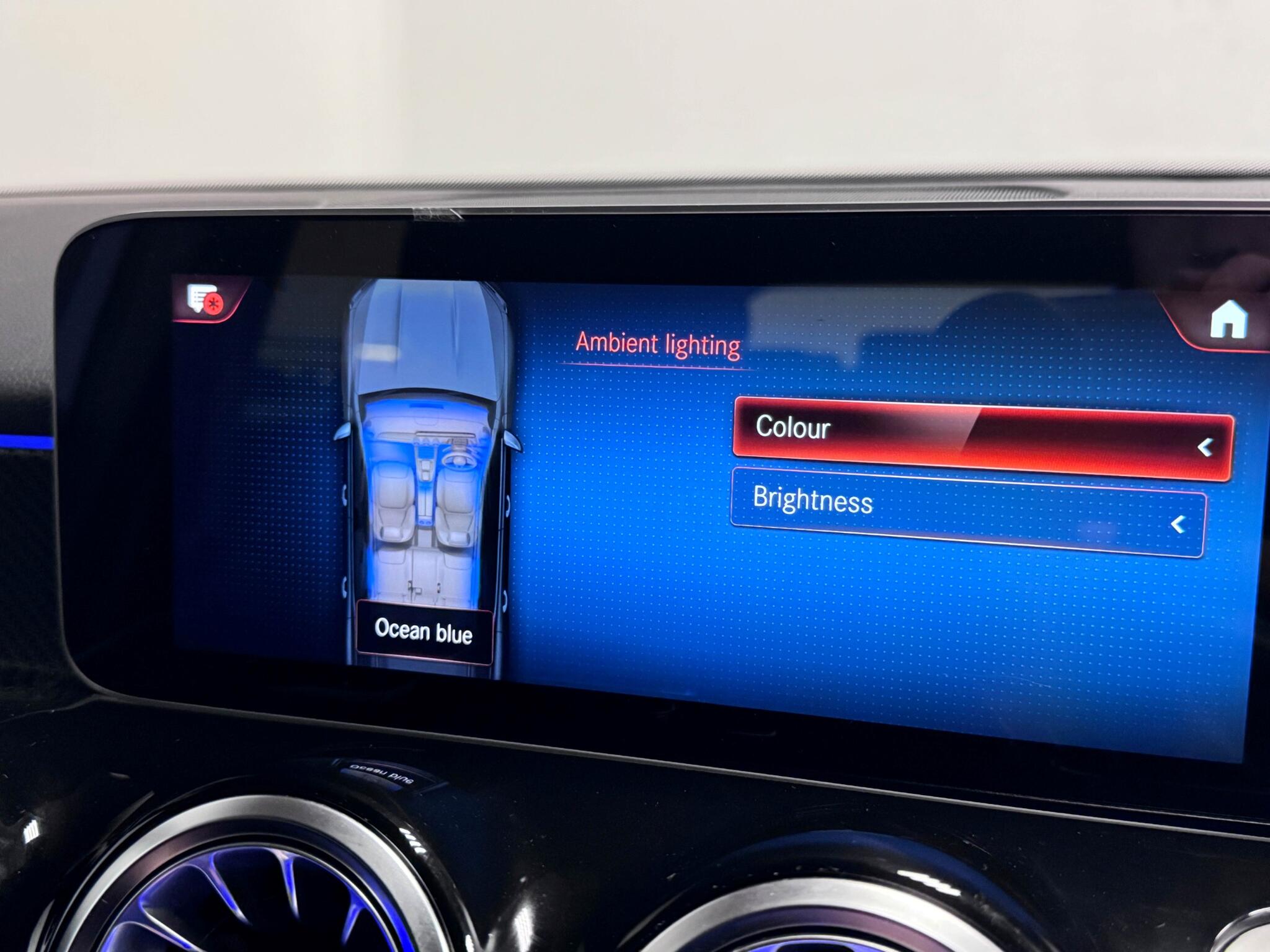 Mercedes-Benz GLB view 45