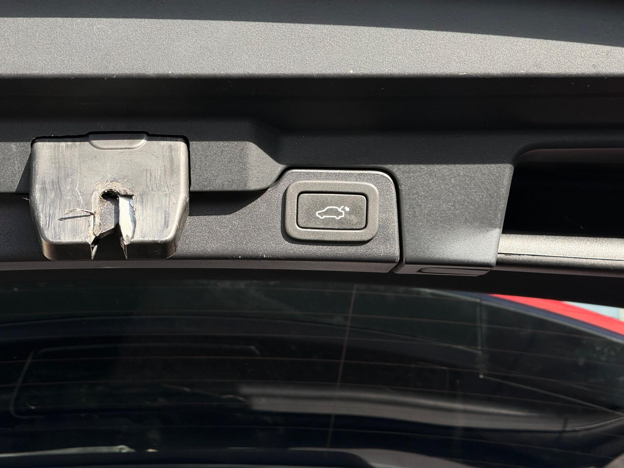 Land Rover Range Rover Evoque view 23