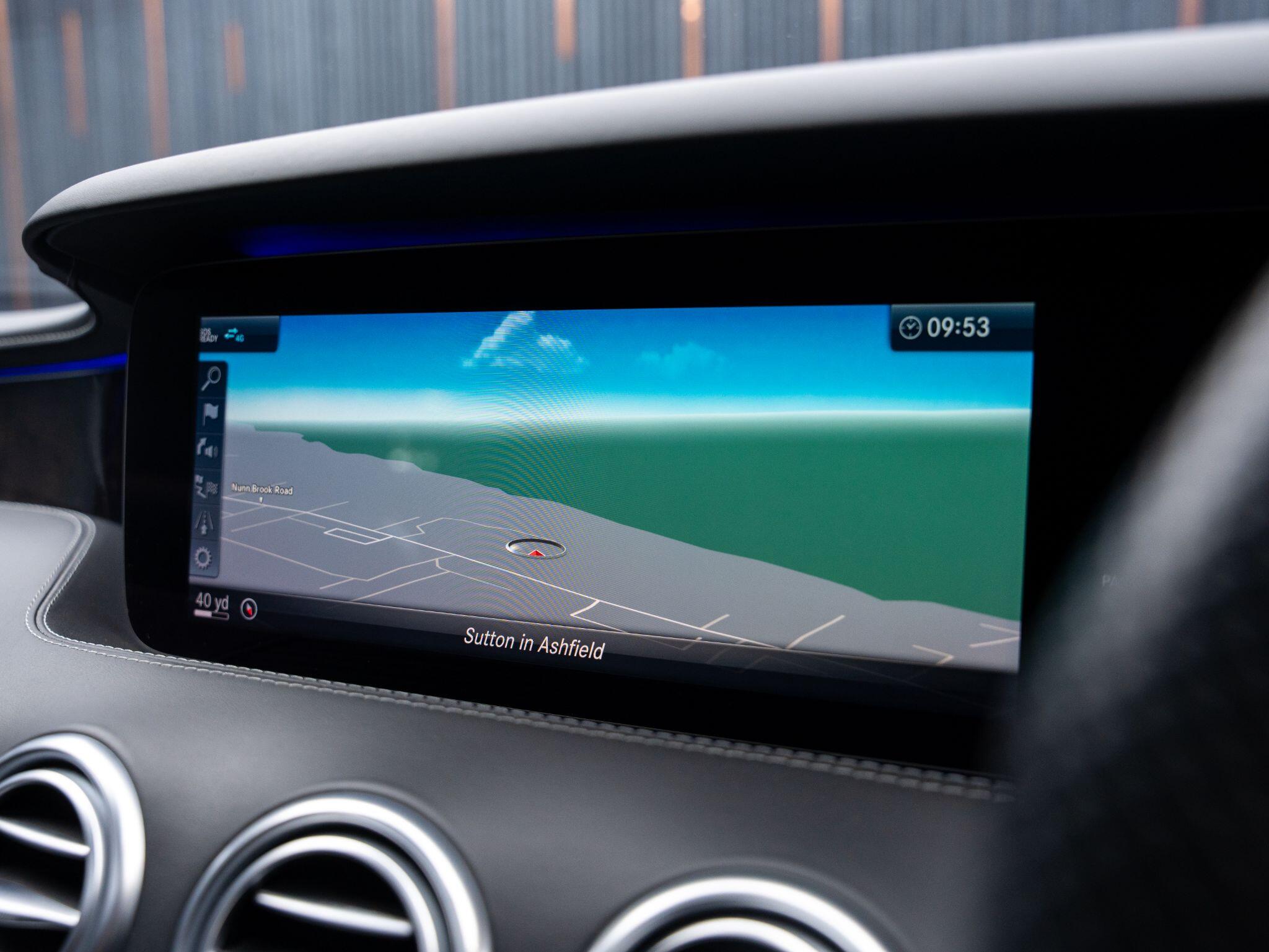 Mercedes-Benz S-Class view 10