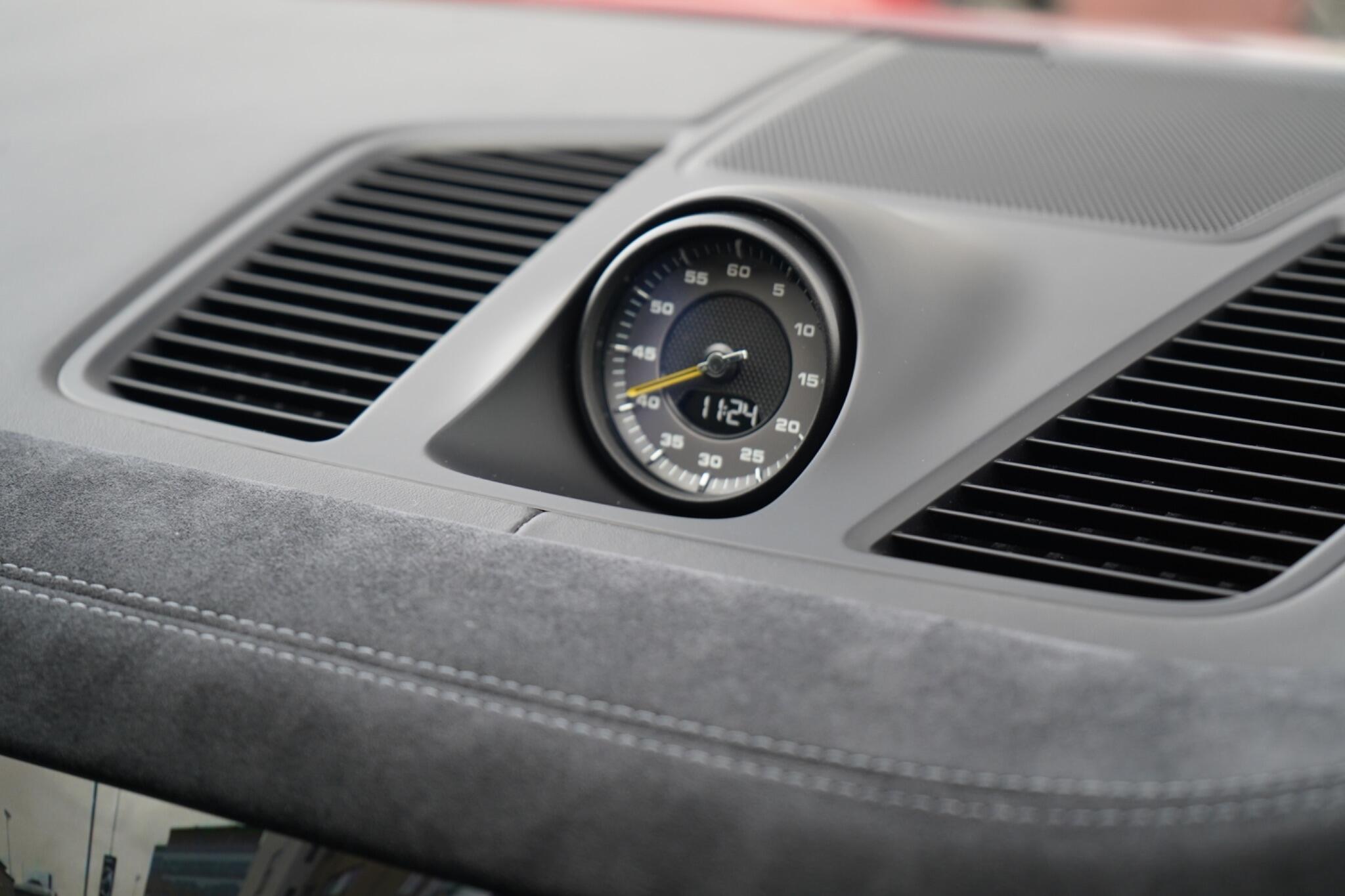 Porsche Cayenne view 33