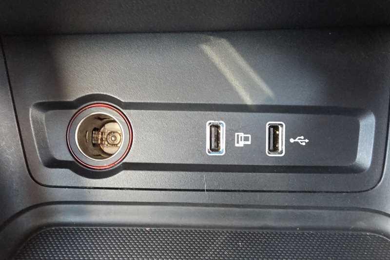 MG ZS view 35