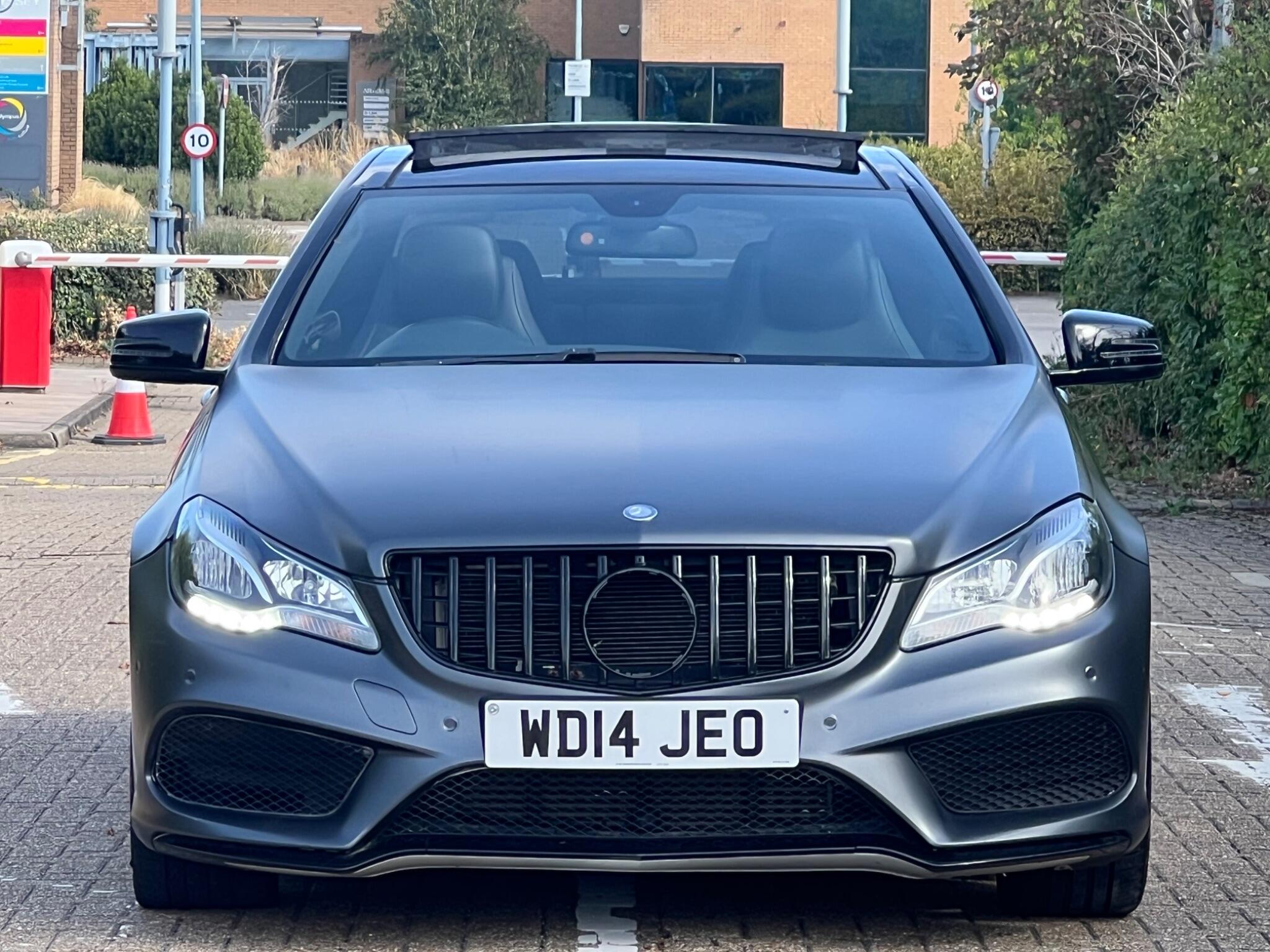 Mercedes-Benz E-Class view 3