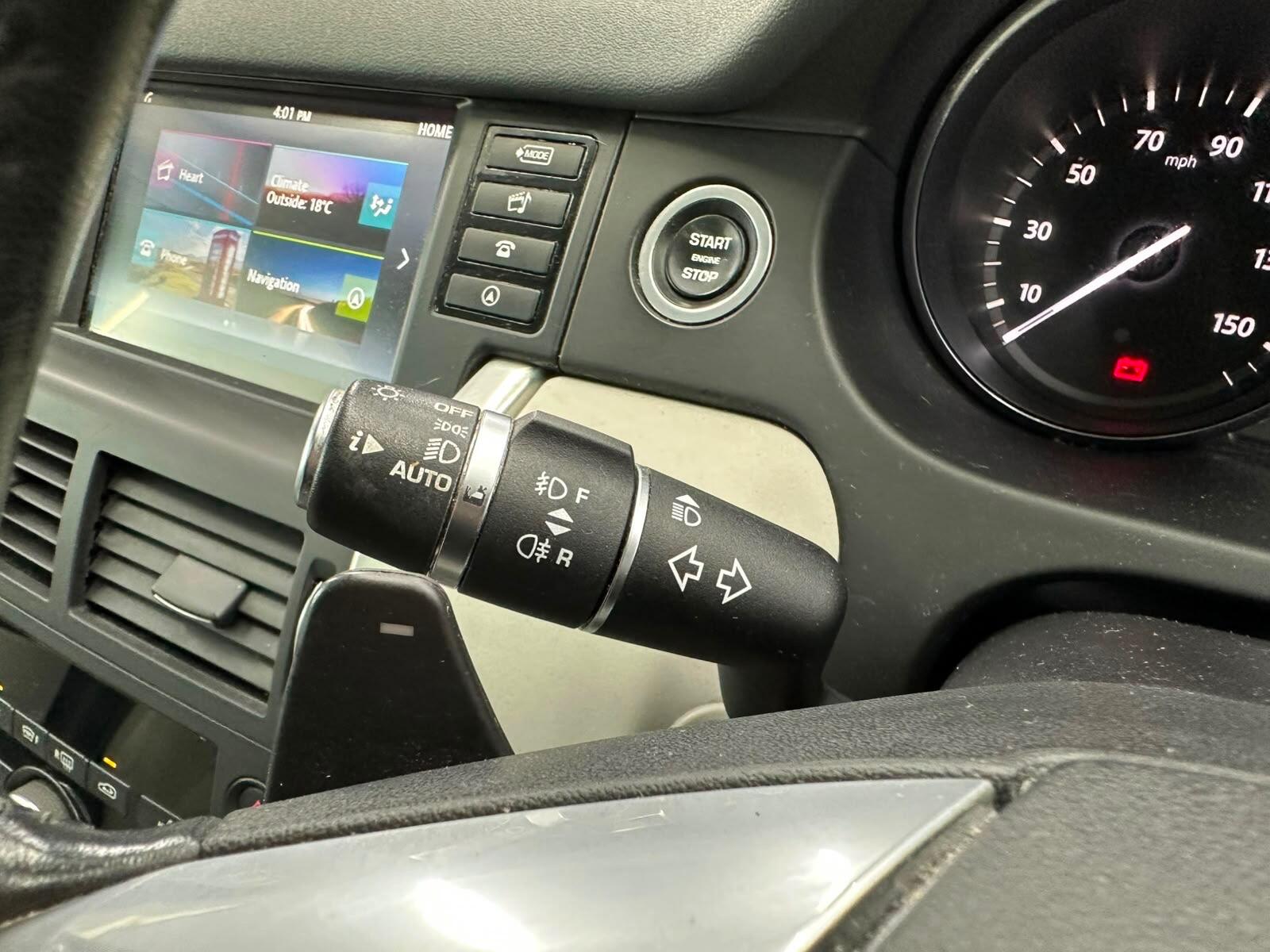 Land Rover Discovery Sport view 36