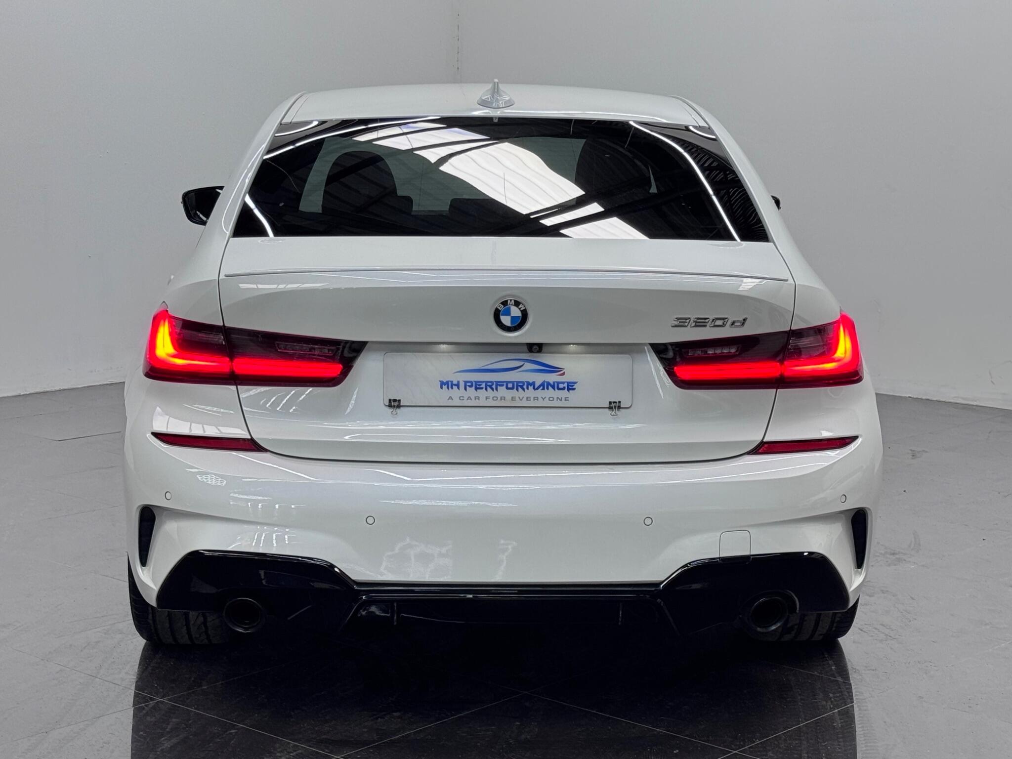 BMW 3 Series view 4