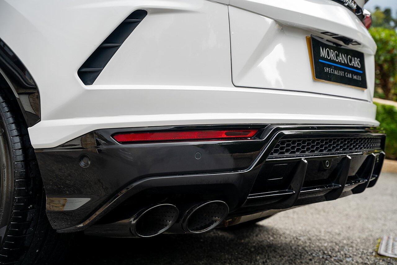 Lamborghini Urus view 13